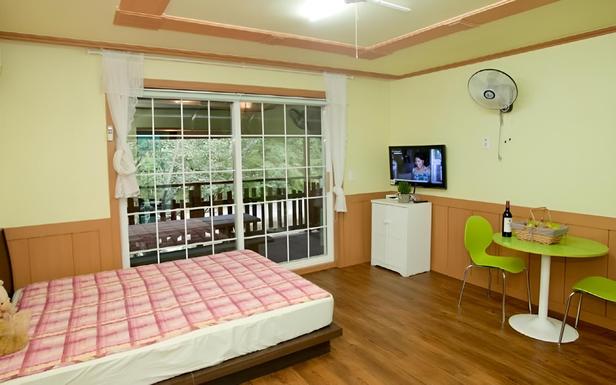 Room (Jupiter) - Photo 1