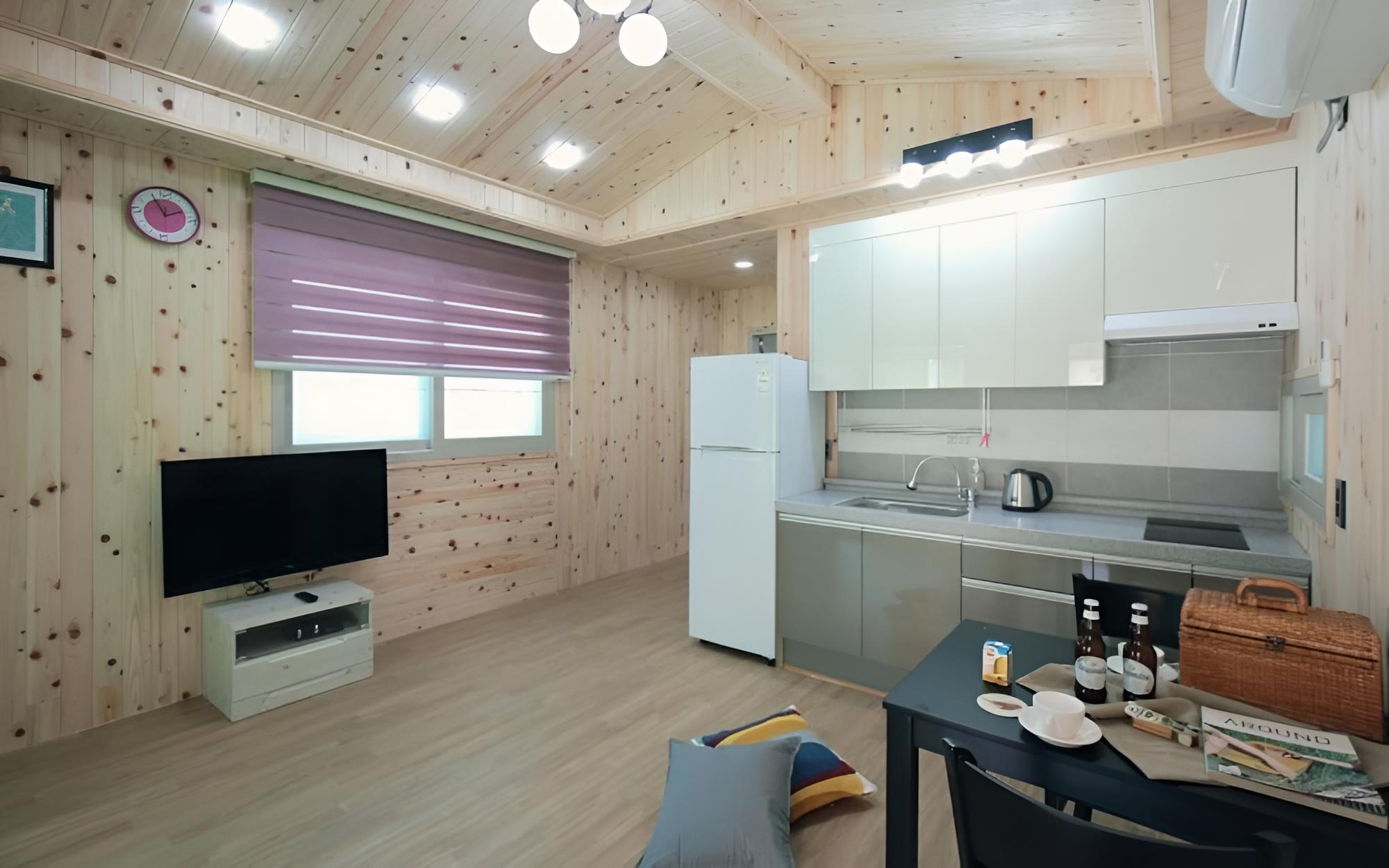 Room (5 buildings)