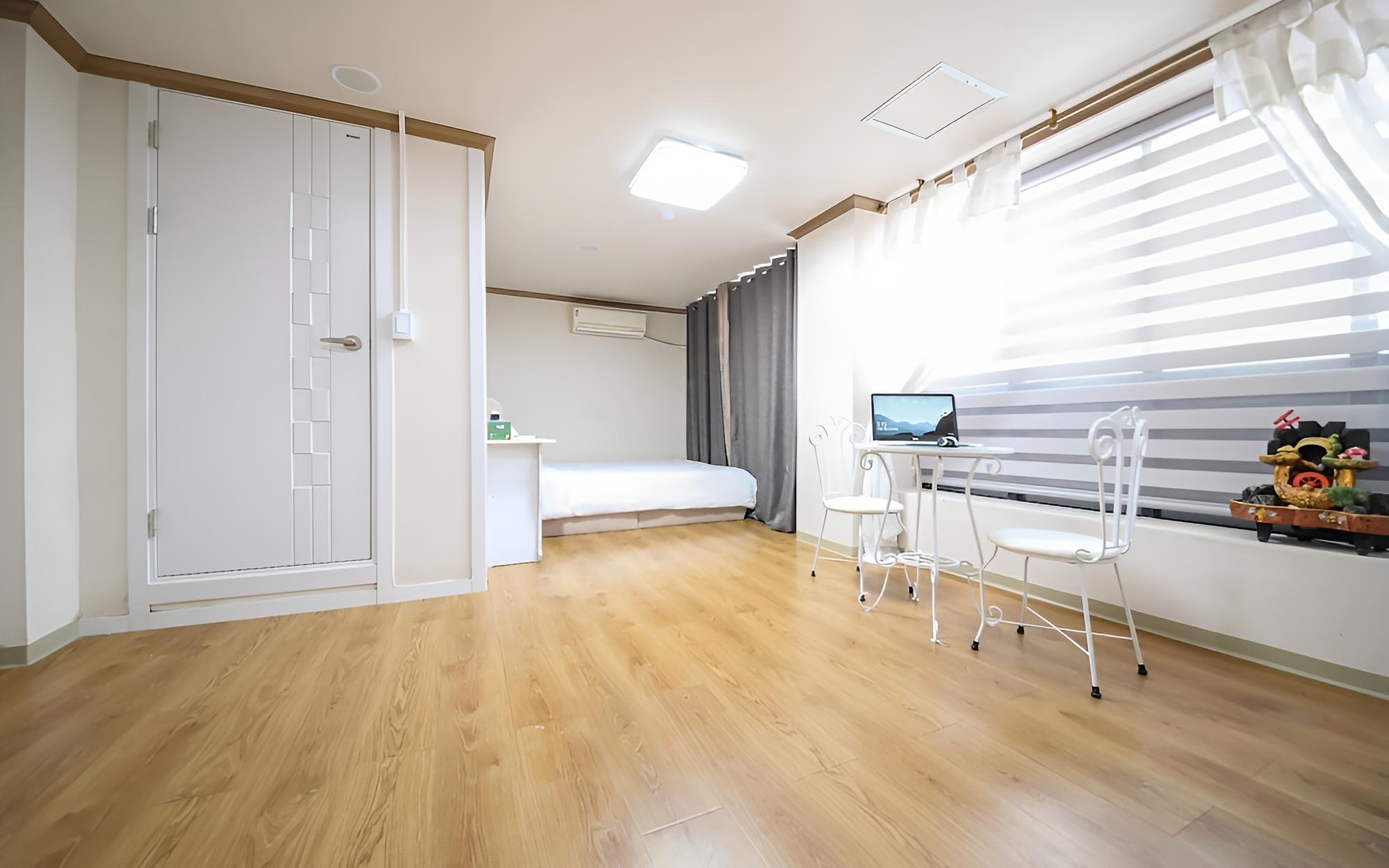 Room (Luxury room)