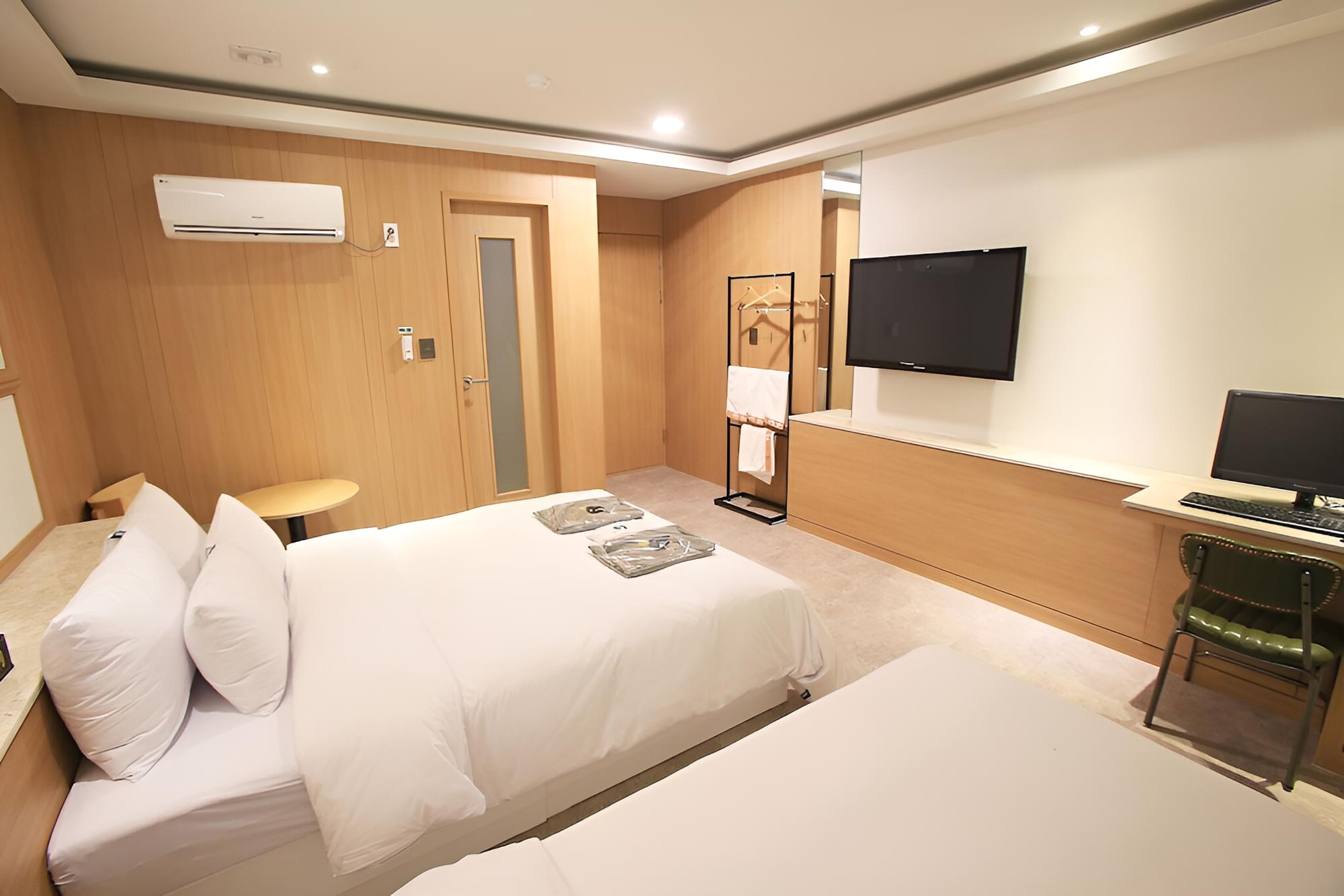 Room (Deluxe Twin (OTT PC)) photo 3