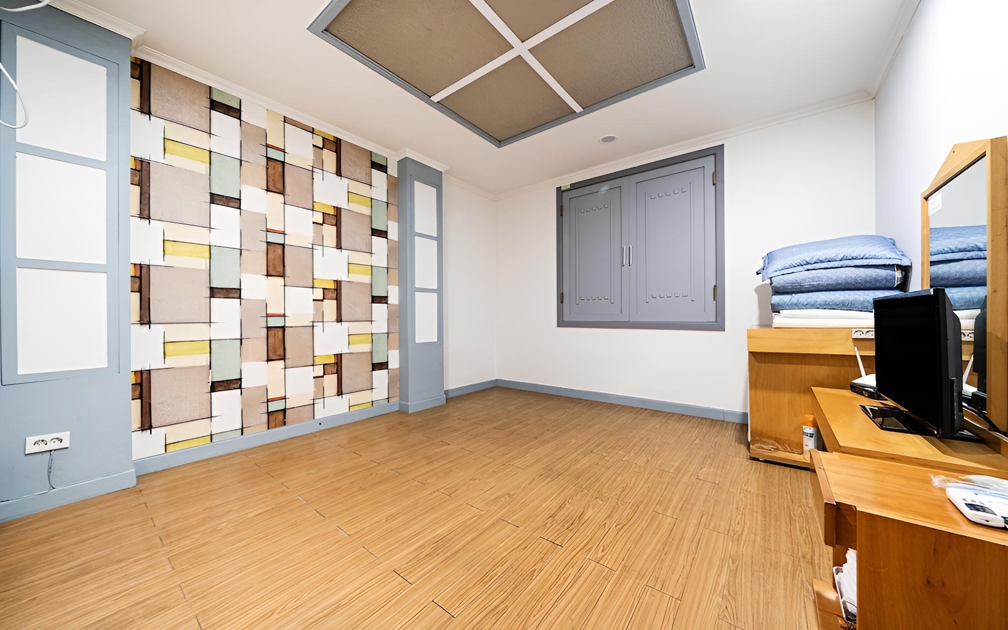 Room (Standard Room Ondol (2 people))