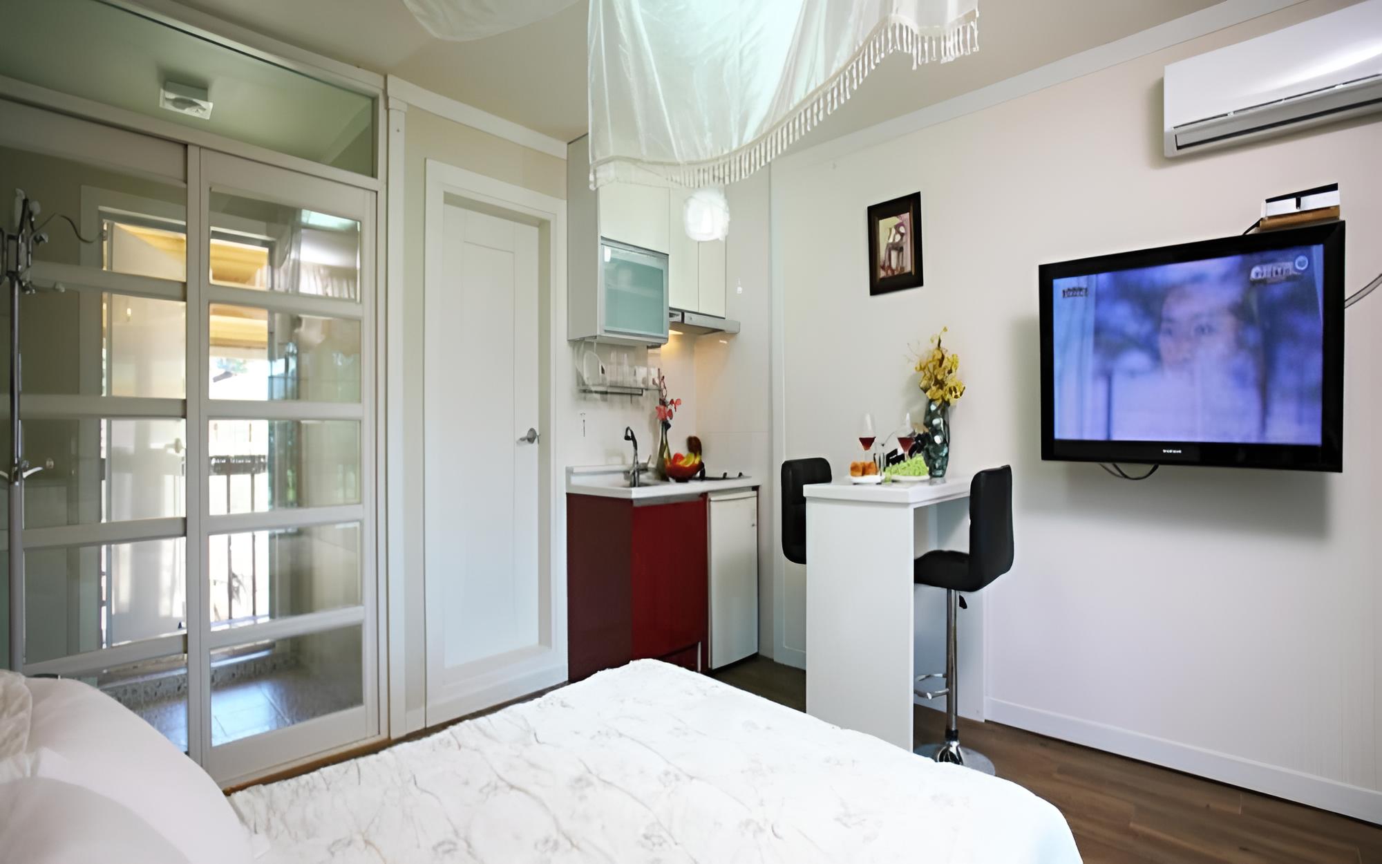 Room (Beautiful Love)
