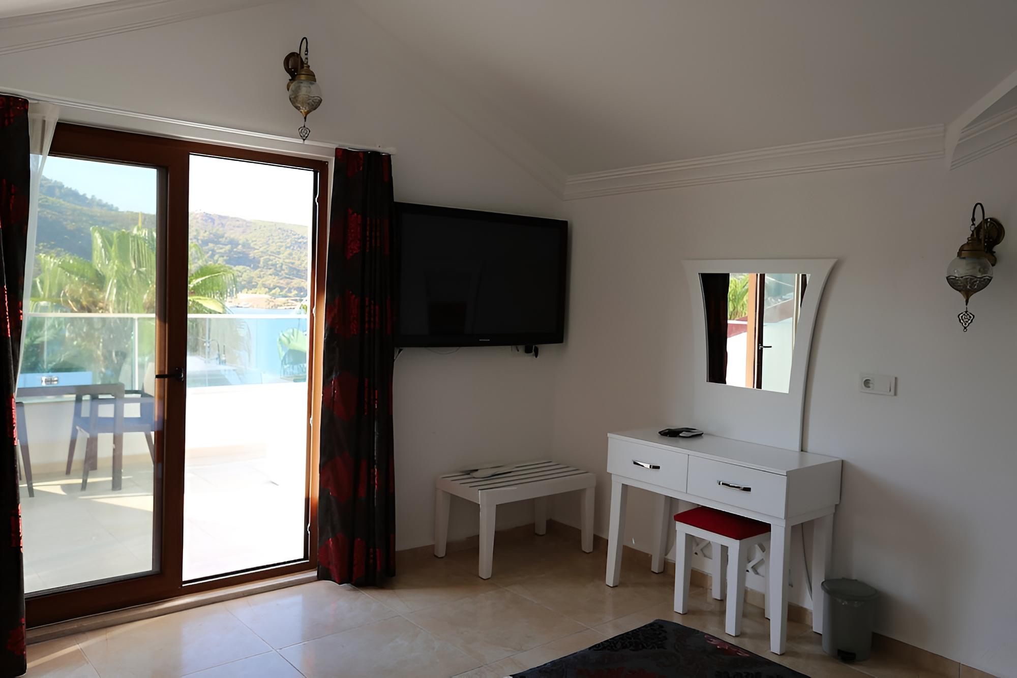 Deluxe Suite, Terrace