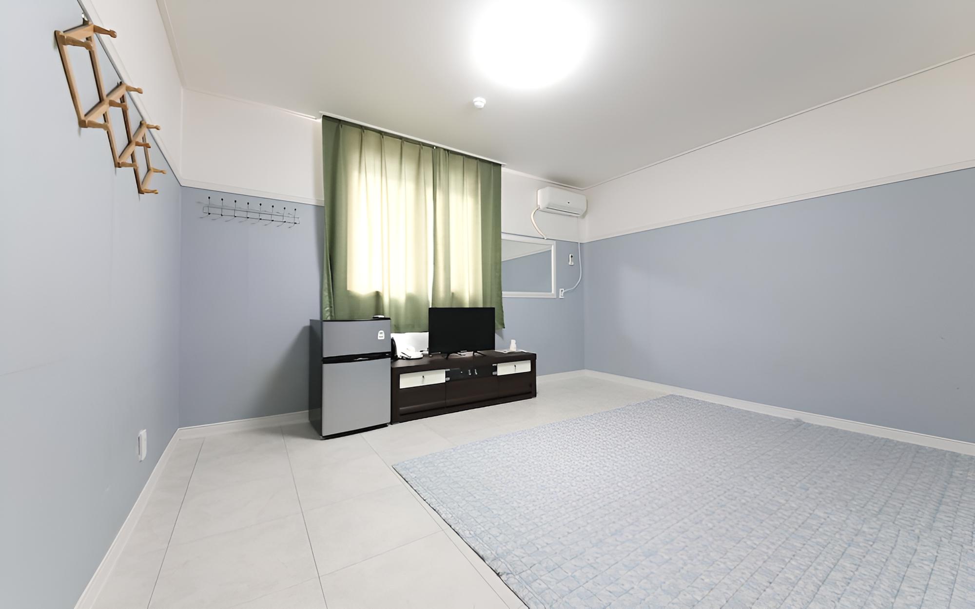 Room (Superior Room (Ondol))