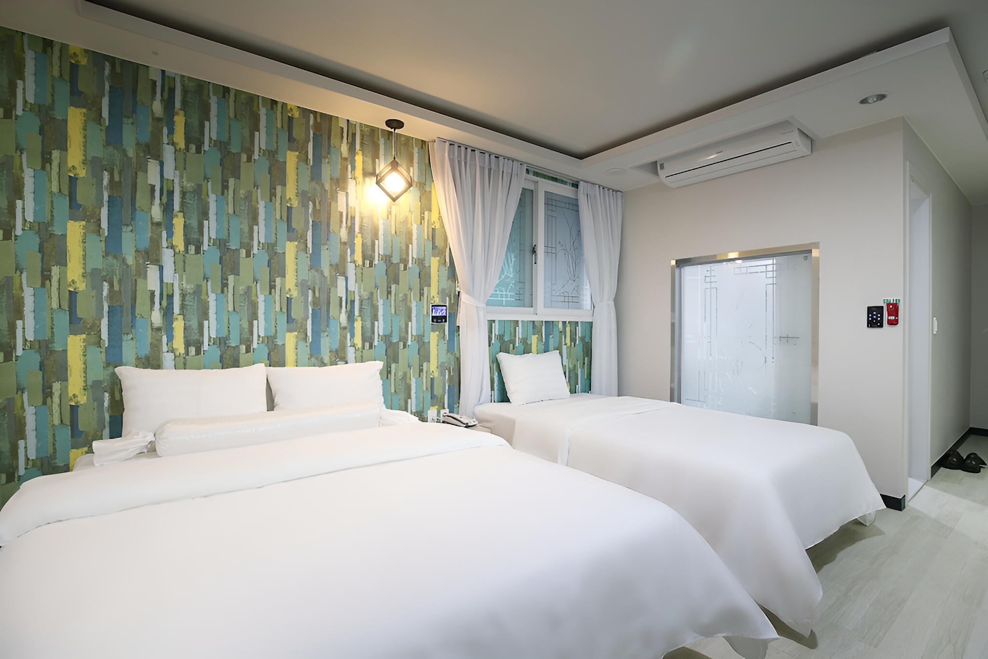 Room (Twin Room (Free breakfast)) - Photo 11