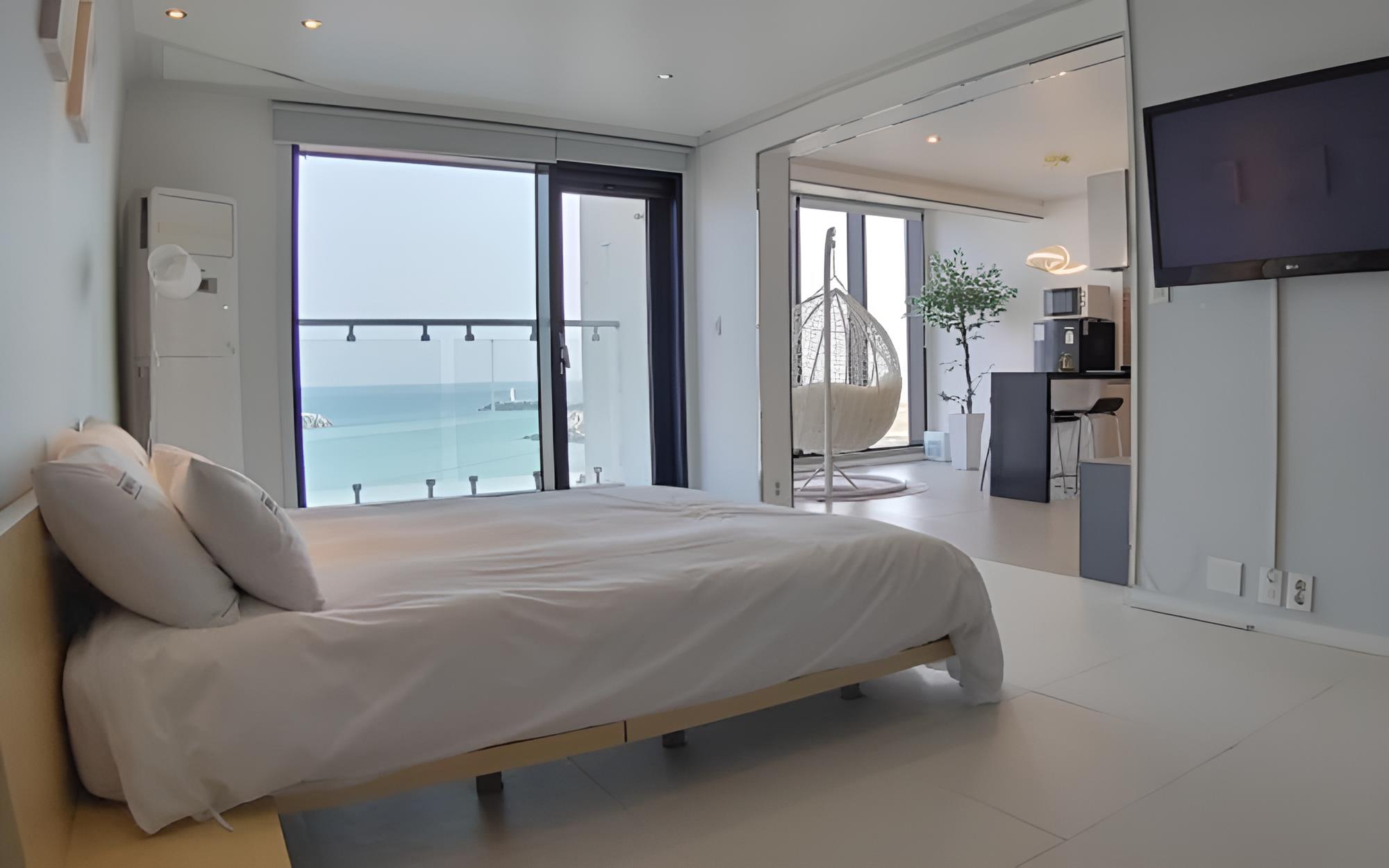 Room (301 Spa Ocean View (Netflix Mini Beam)