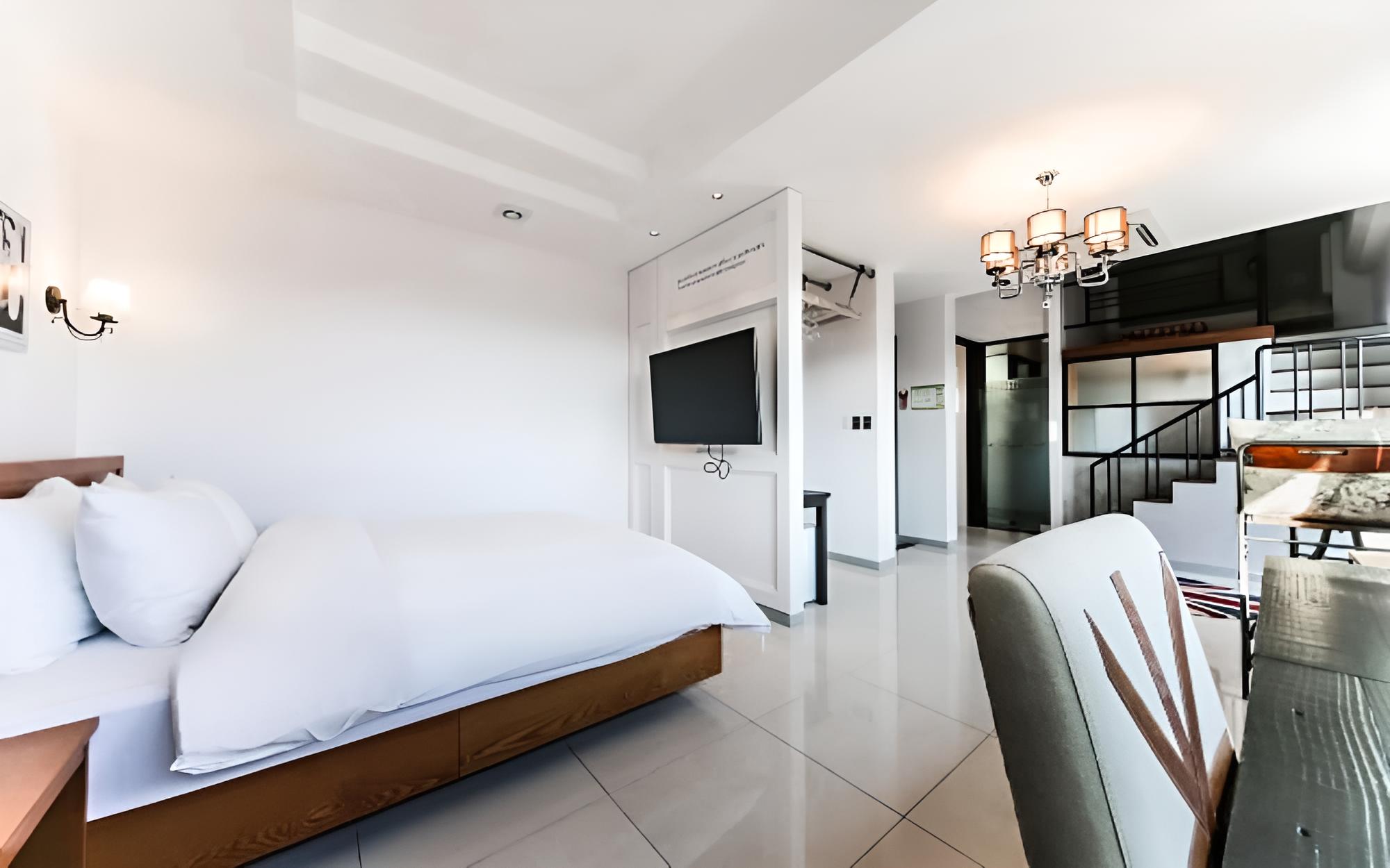 Room (Royal Suite-Rooftop/Breakfast (Non-Re)