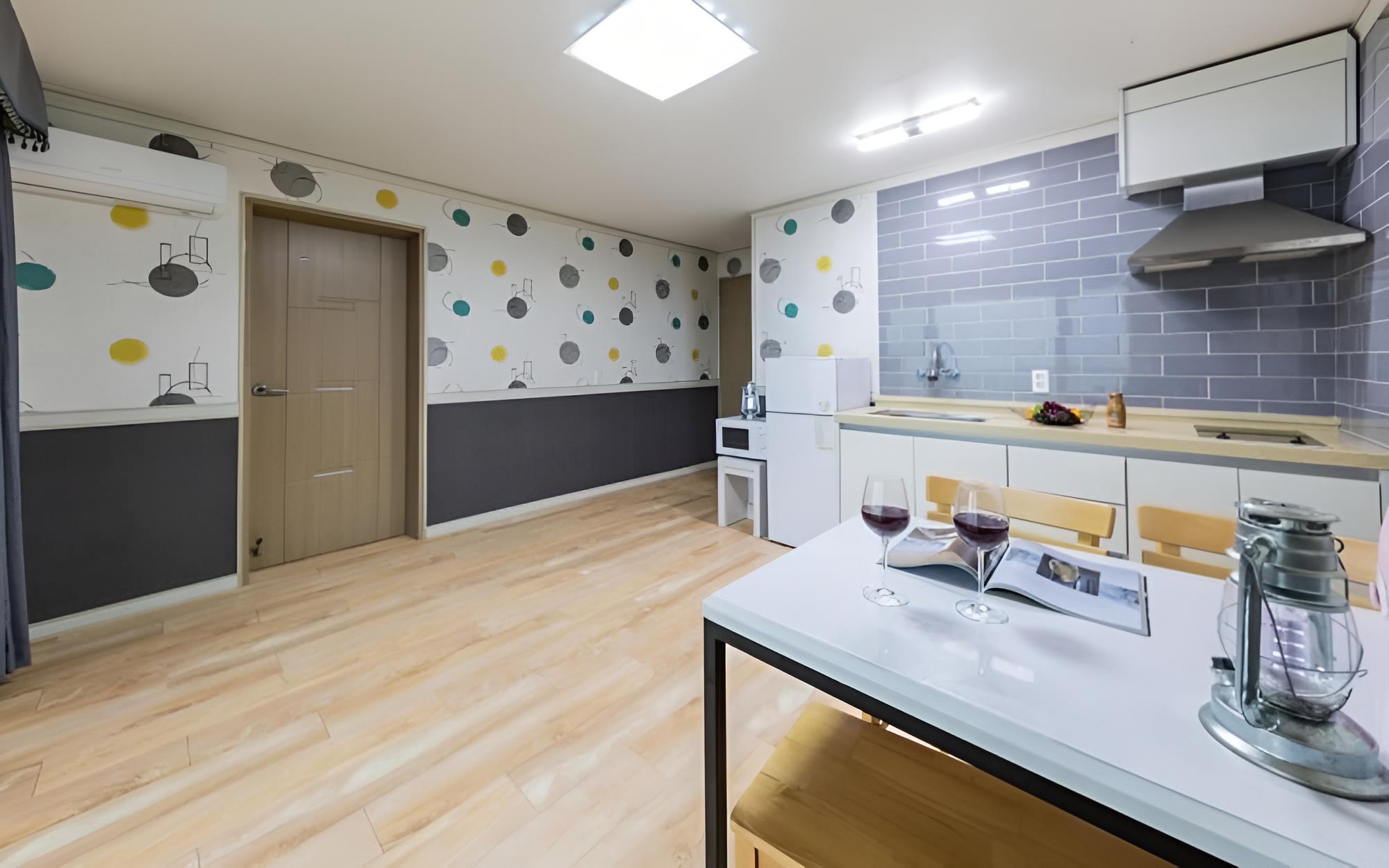Room (Building A Room 301 (Ocean View Spa))