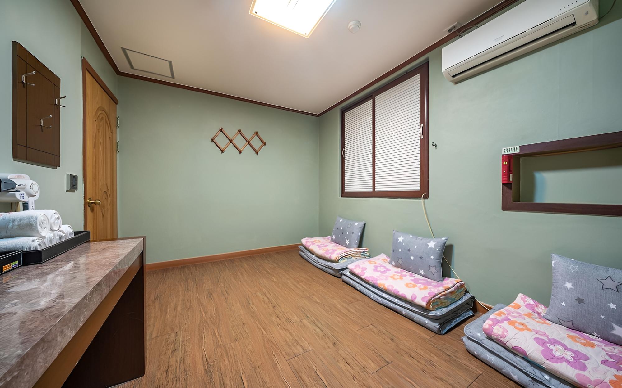 Room (Korean) photo 3