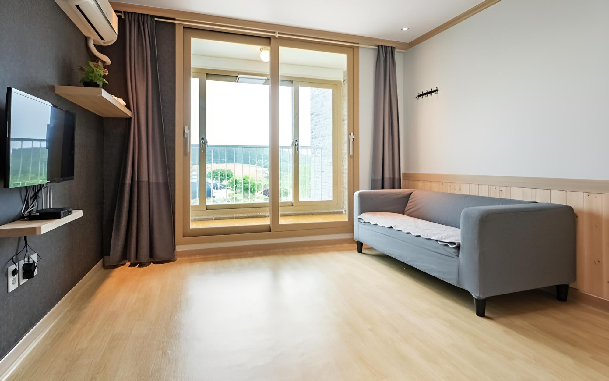 Room (Room 201 (Private BBQ))