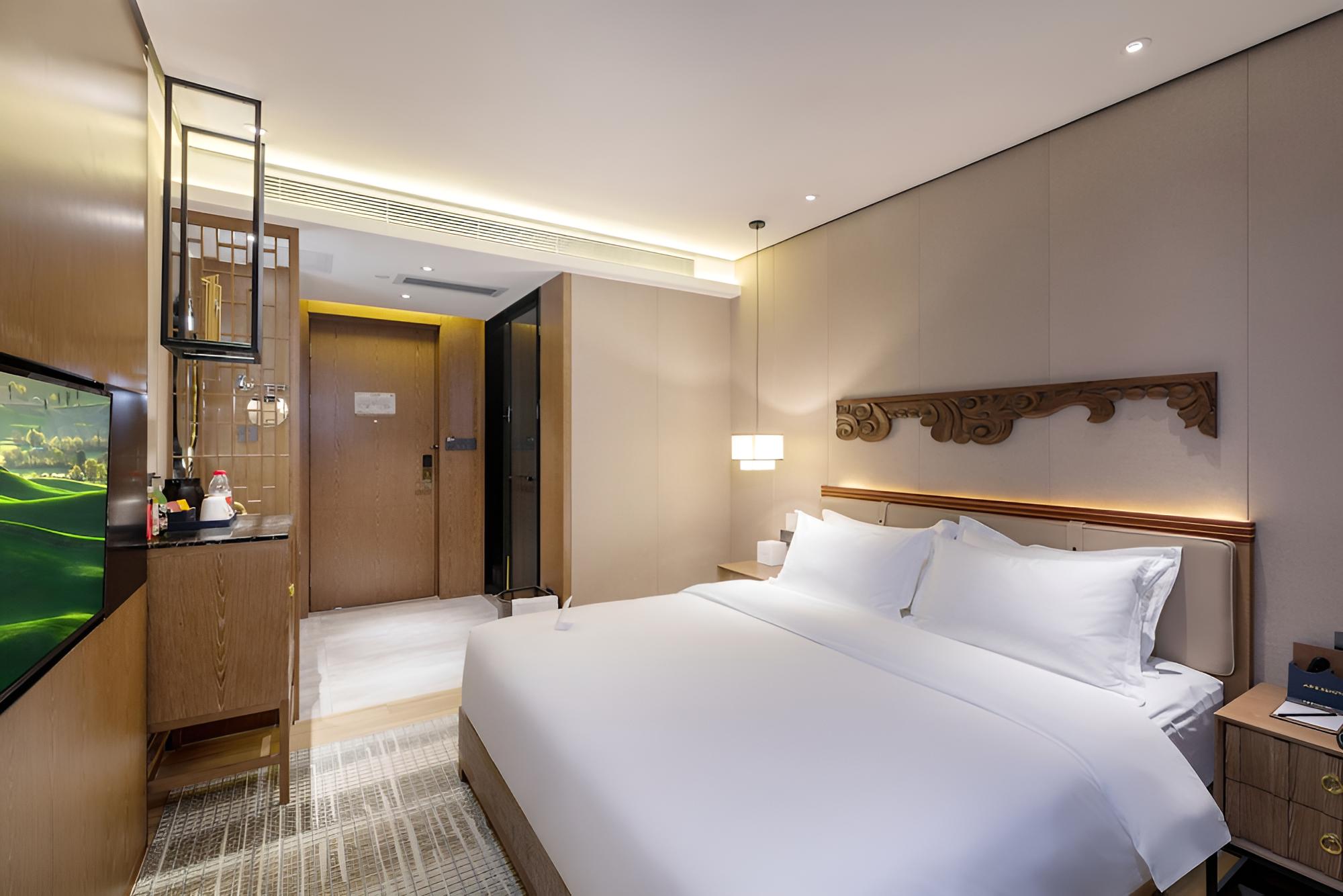 Basic Room, 1 Queen Bed
