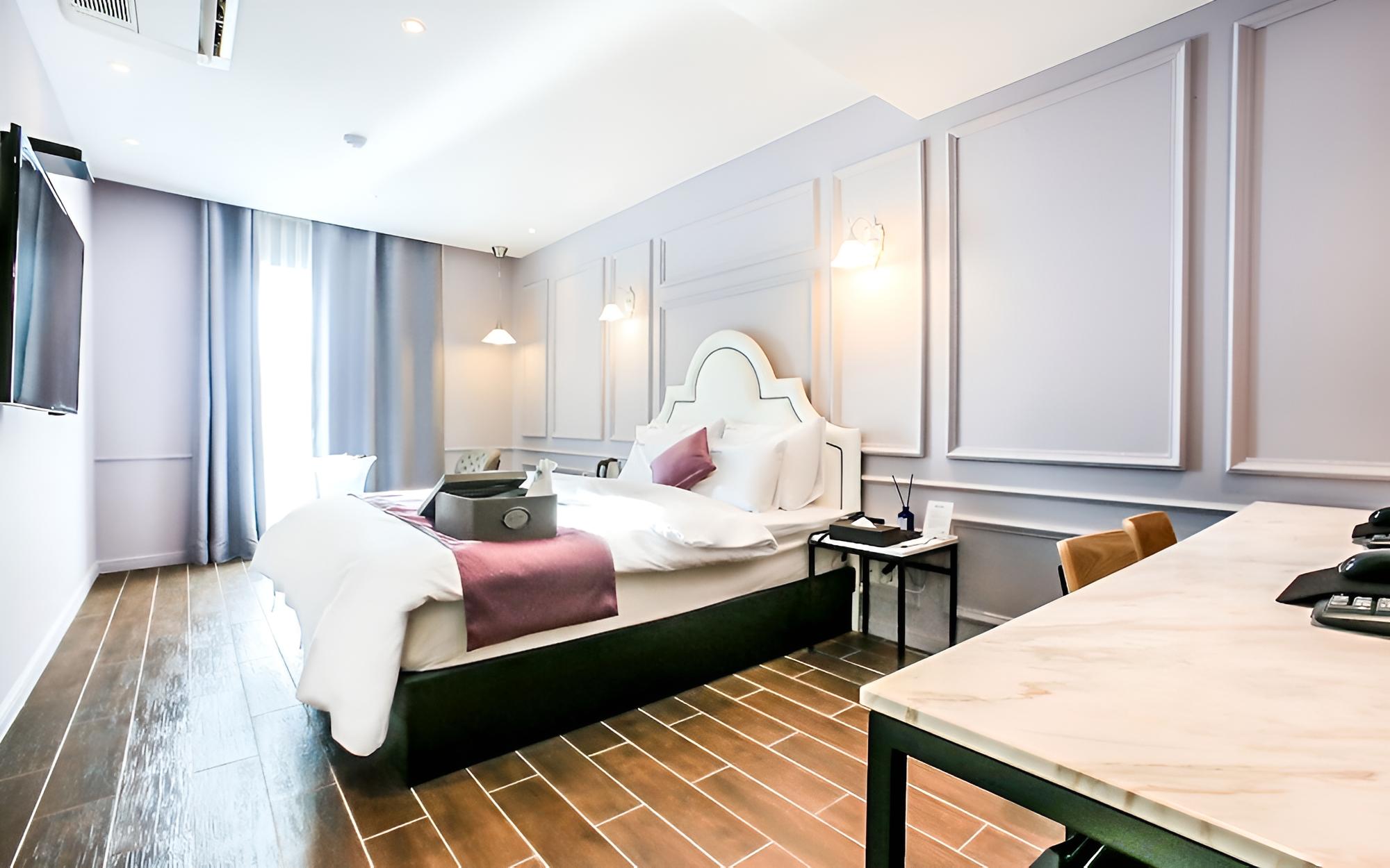 Room (Balcony - Lake View (Special Rate))