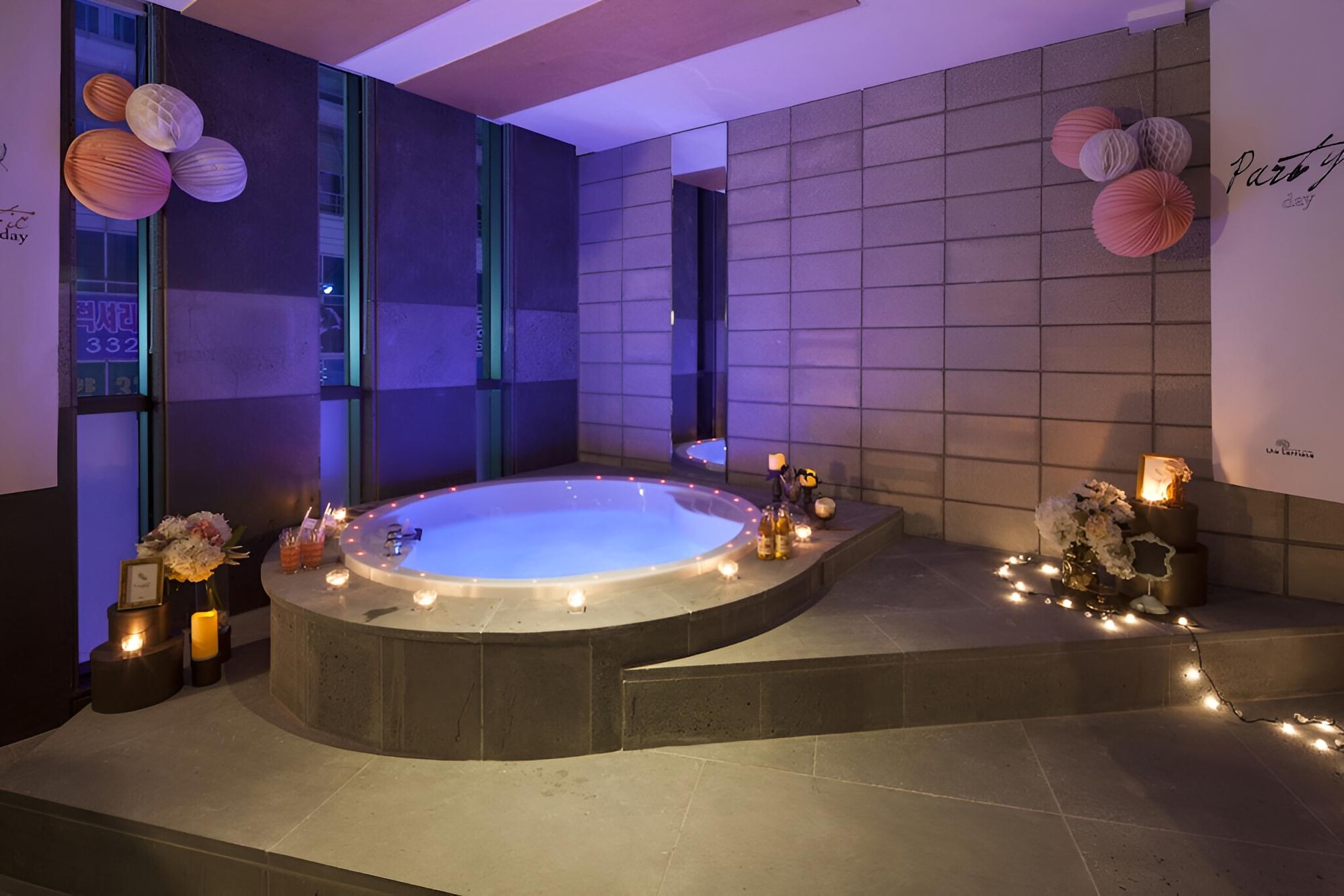 Room (VIP Twin Room 701 (1 double 1 single))