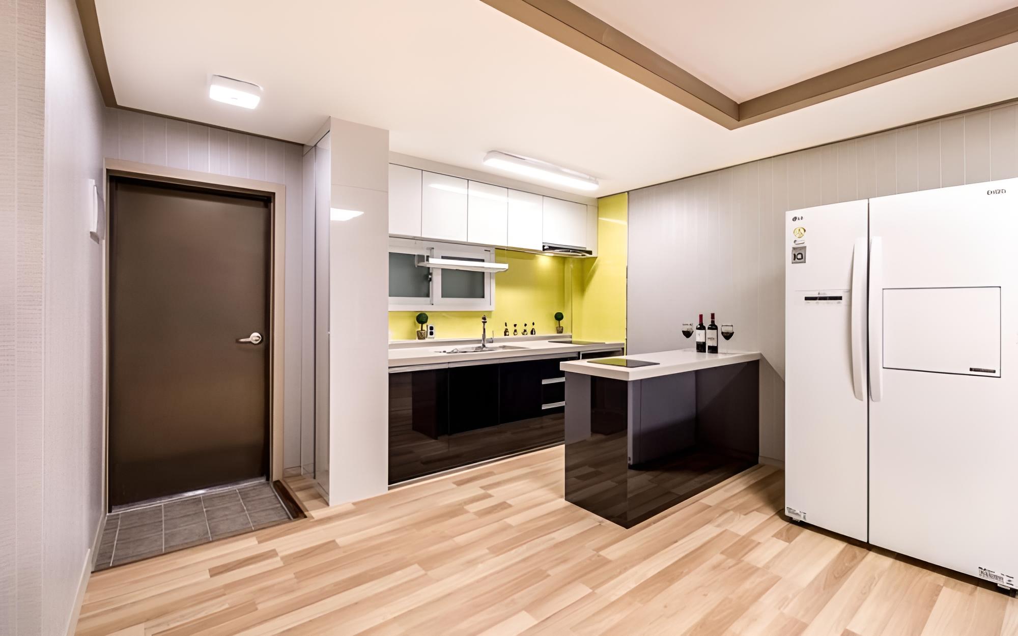 Room (Room 401 (Living Room + 2 Rooms))