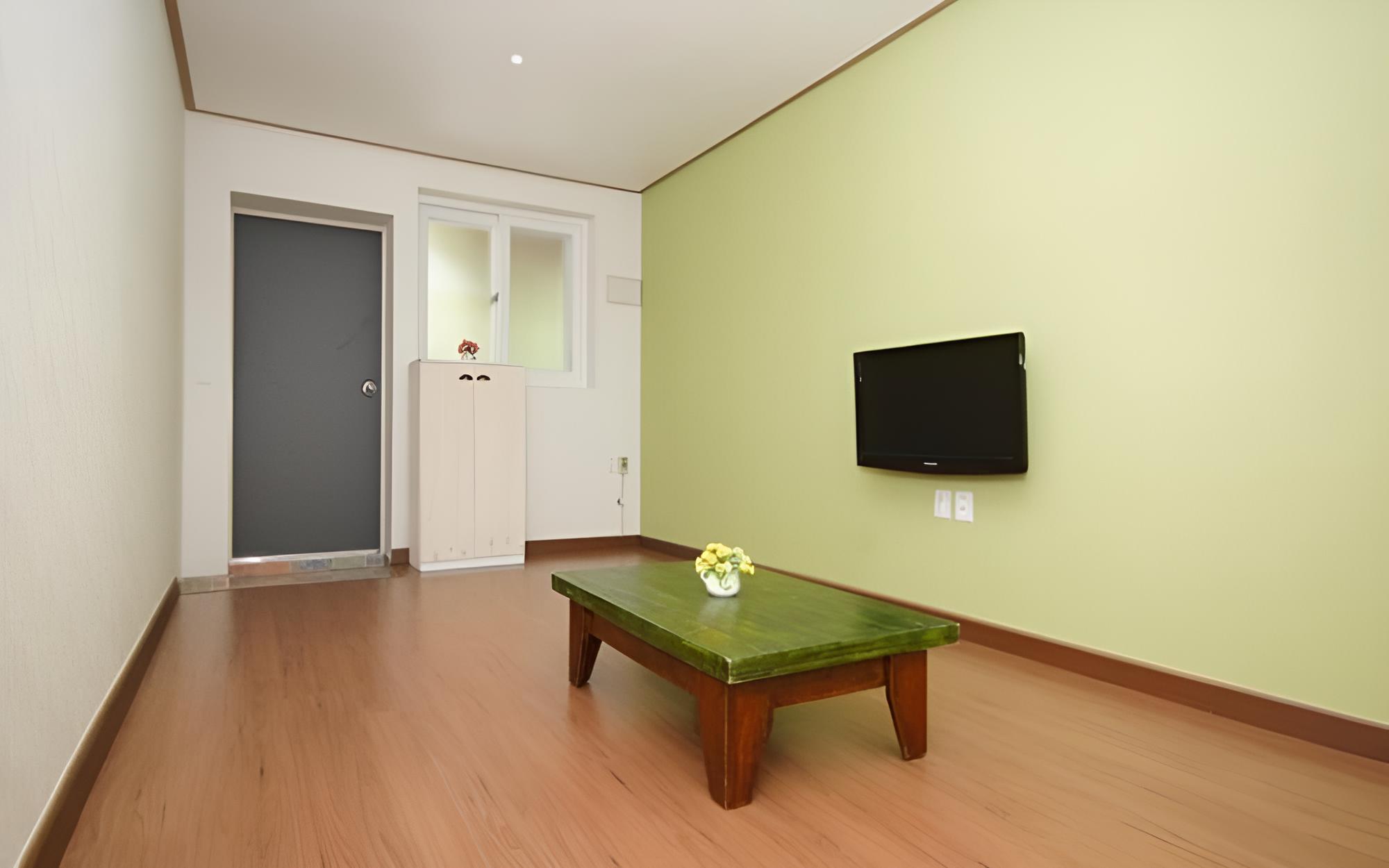 Room (Gujeolcho)