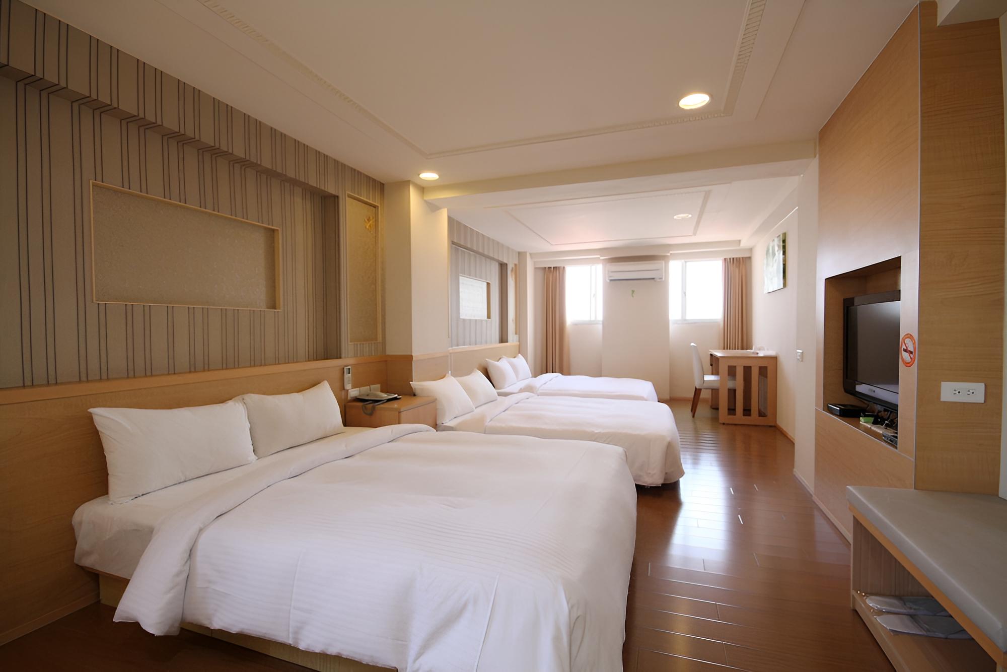 Room (6 People) photo 3