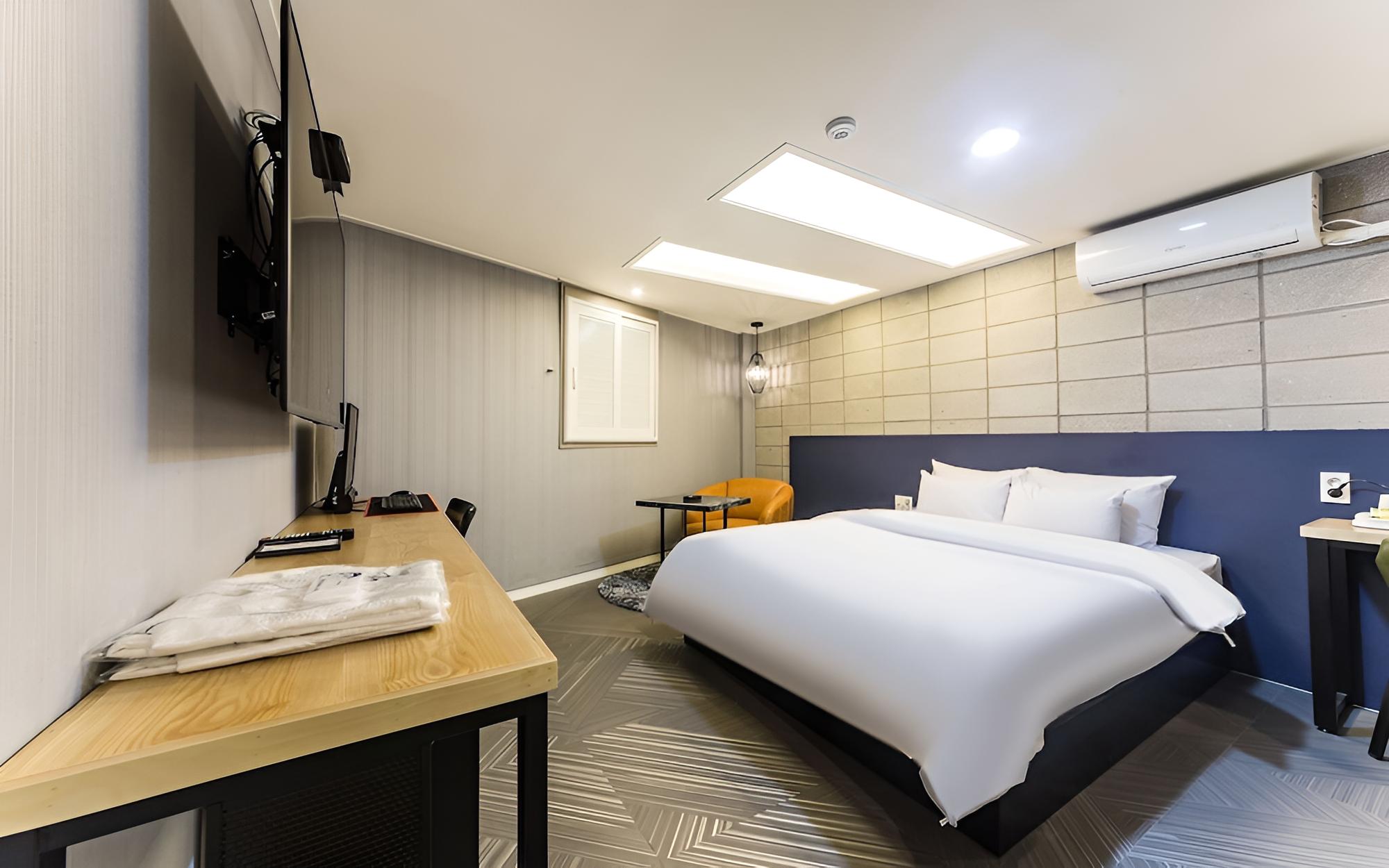 Room (Standard room)