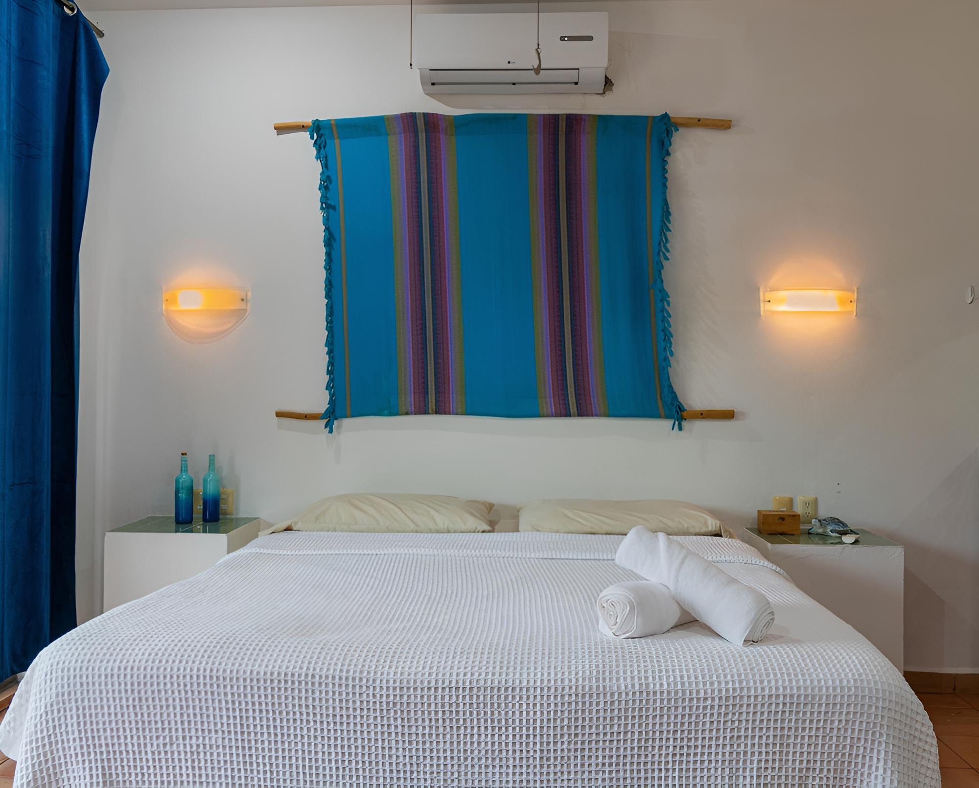 Deluxe Double Room, 1 King Bed, Non Smoking, Pool View
