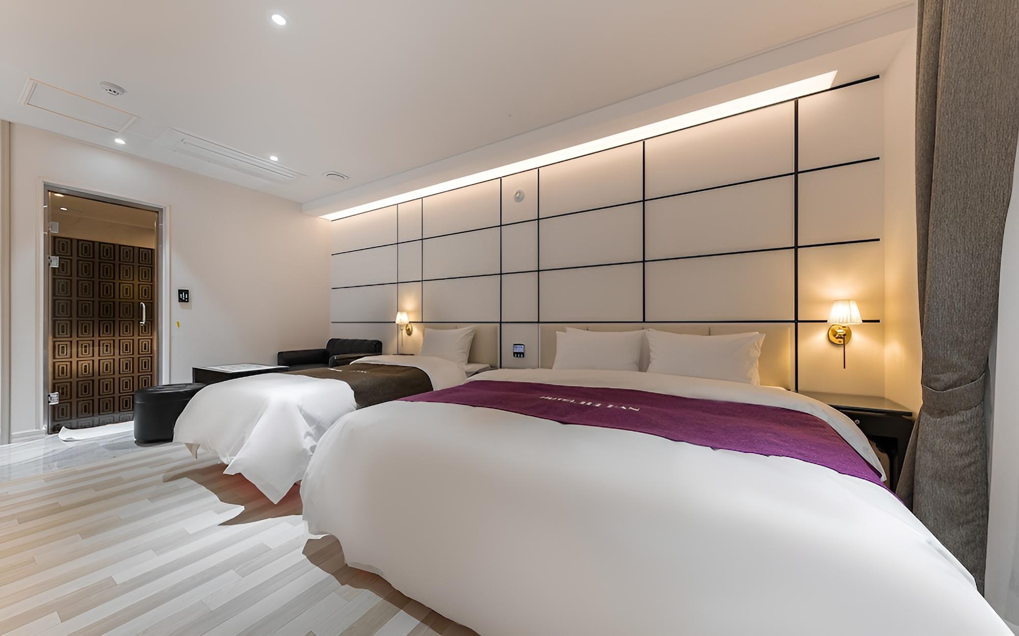 Room (Twin (free breakfast (Sunday x) 3-per)