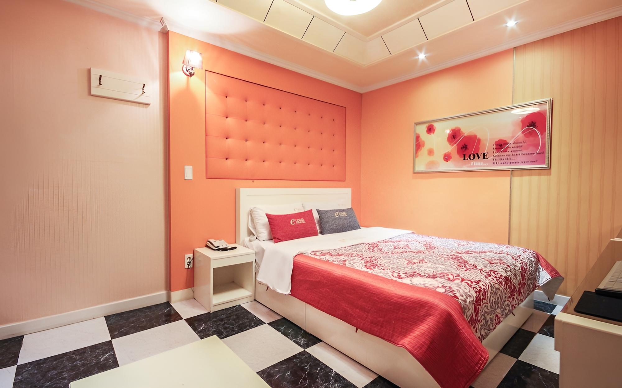 Room (Standard Room)