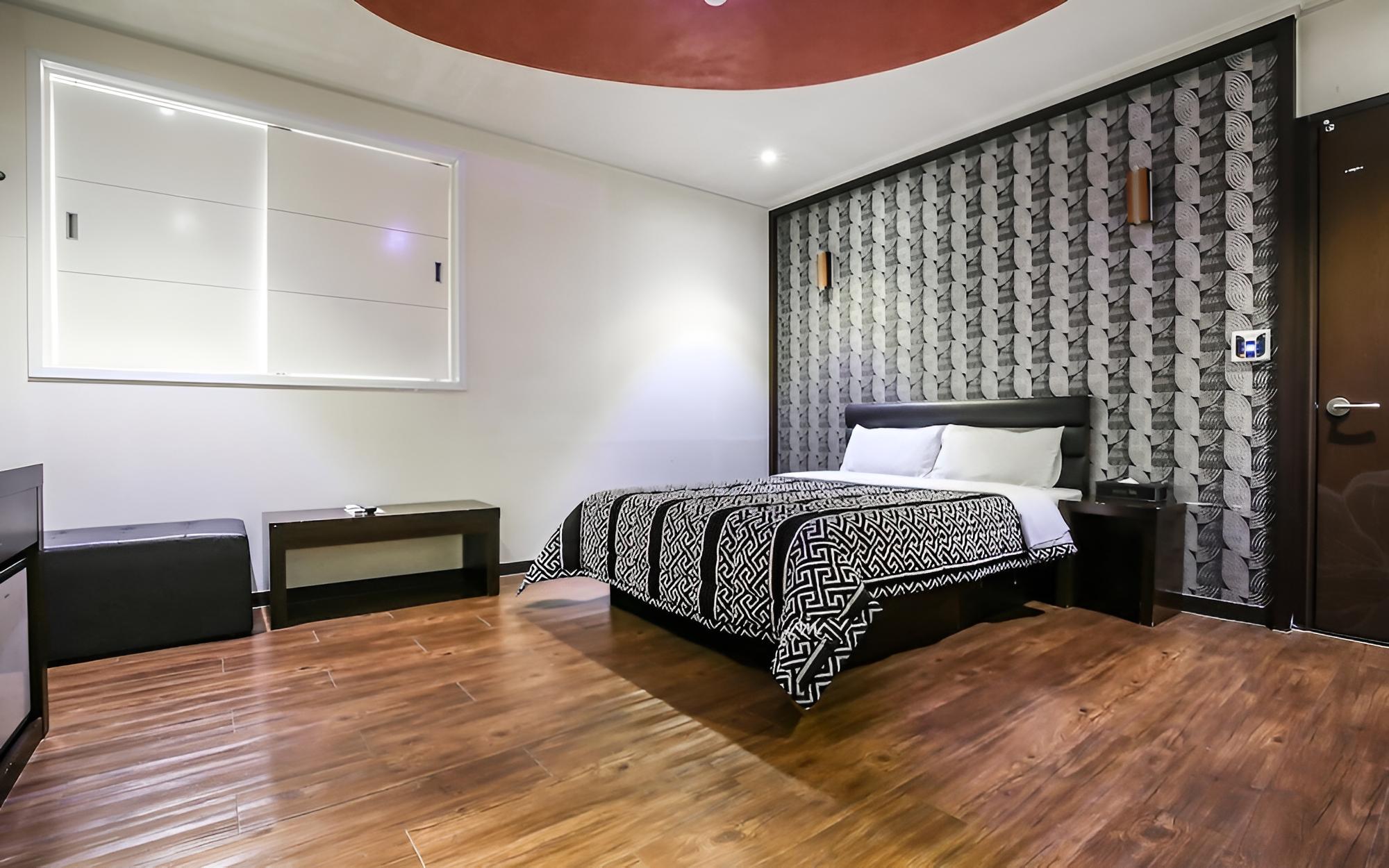 Room (Special Room)