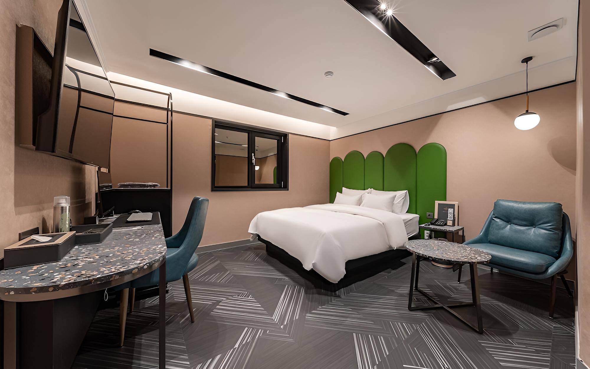 Room (Deluxe (OTT)) - Photo 7