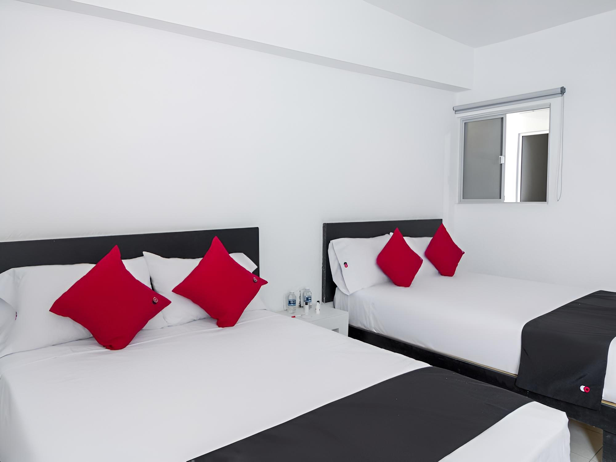 Standard Room, Multiple Beds photo 1
