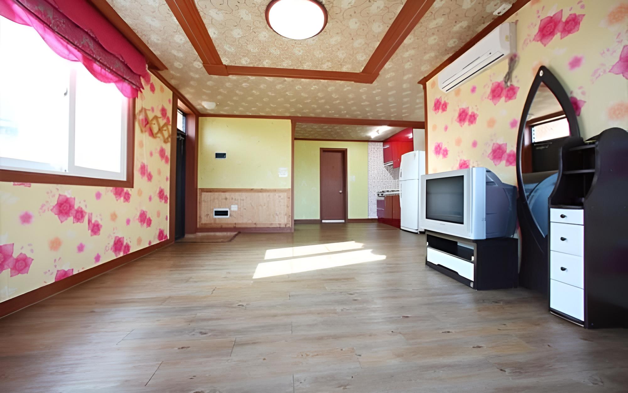 Room (Nest of Blessings)