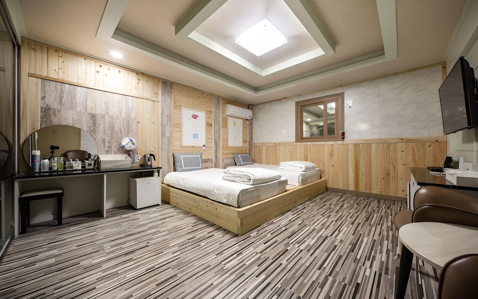 Room (Twin (100% disinfection / good room h)
