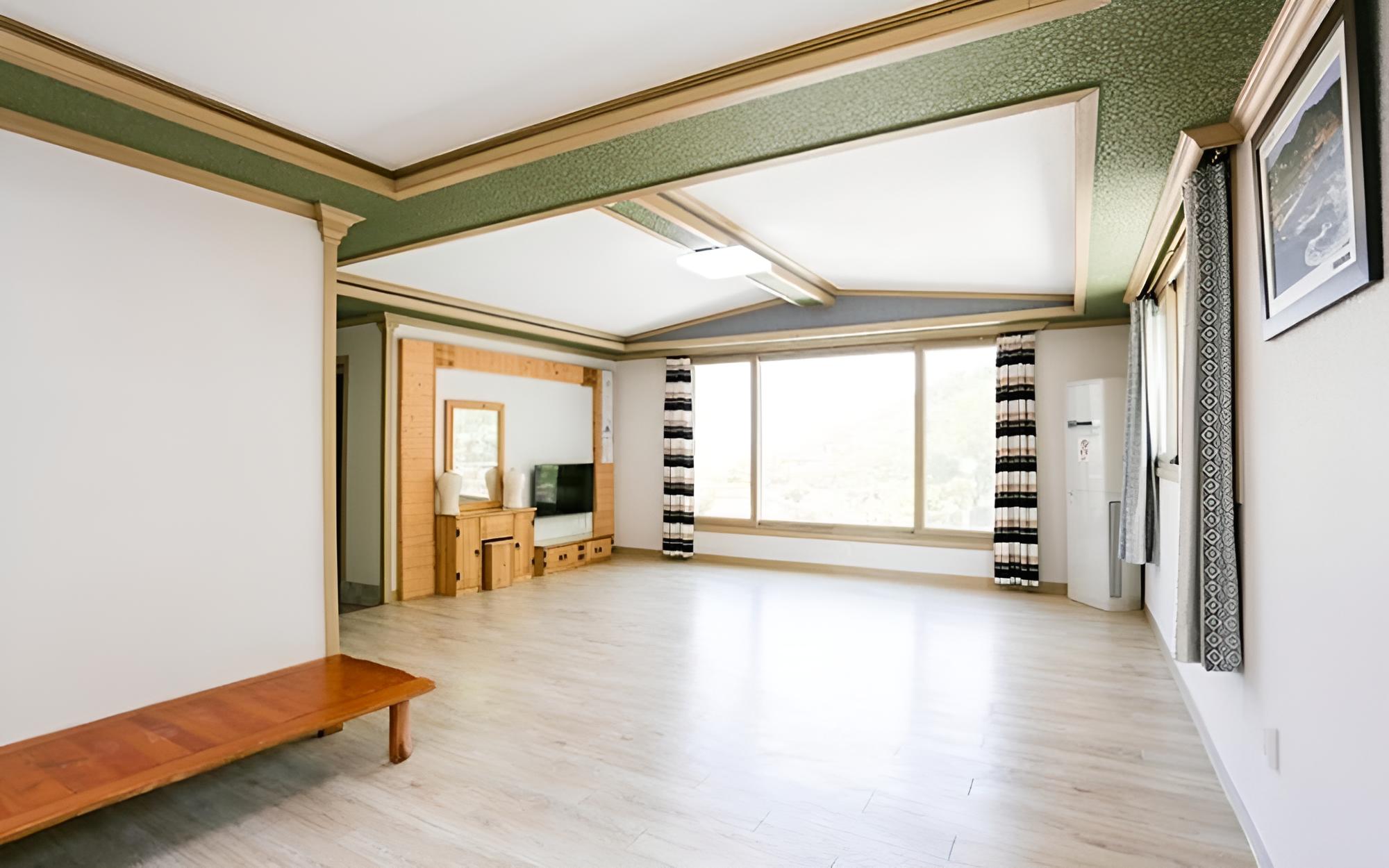 Room (Duryunbong 116m (Unshared House))