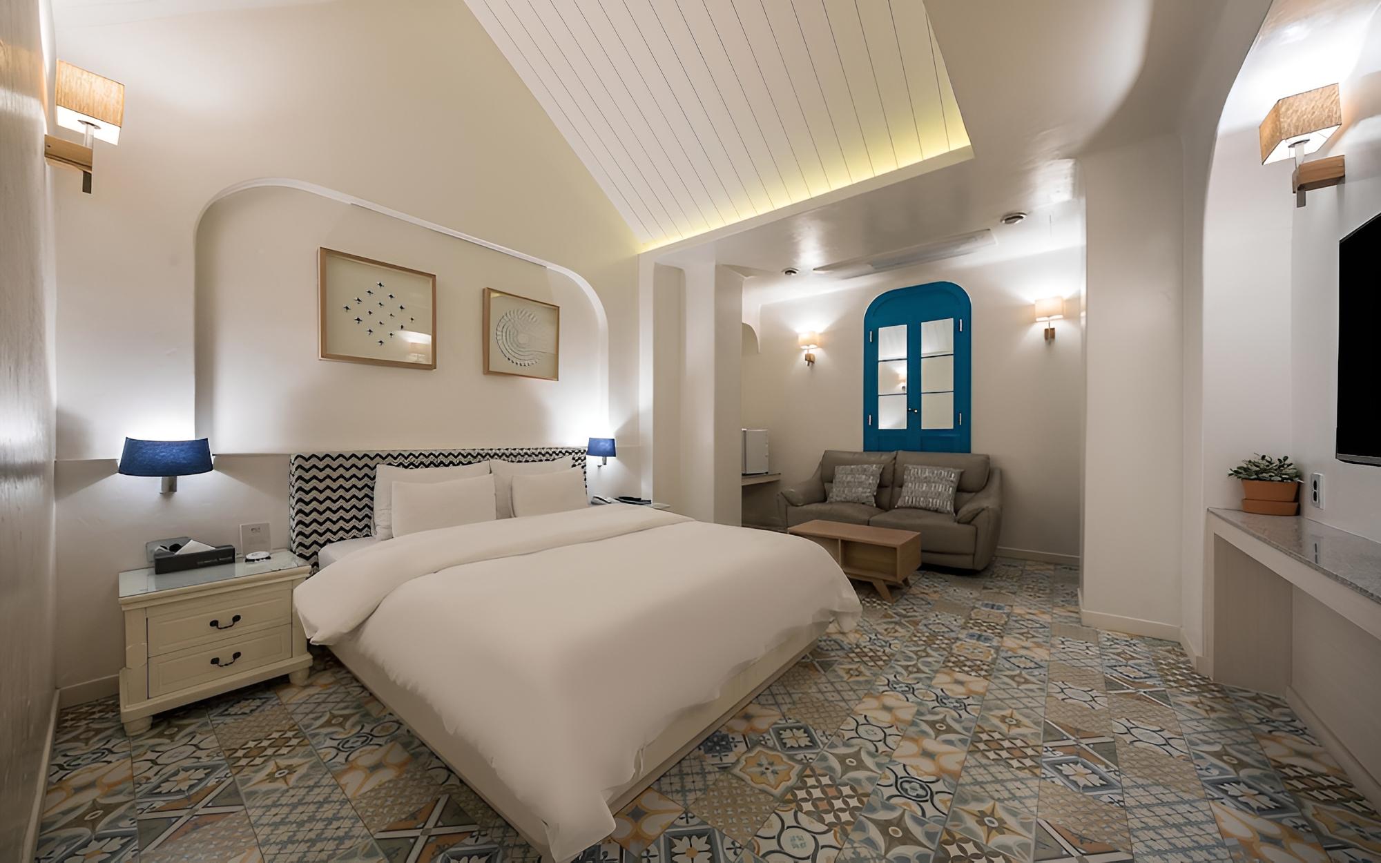 Room (Royal Suite (room random assignment))