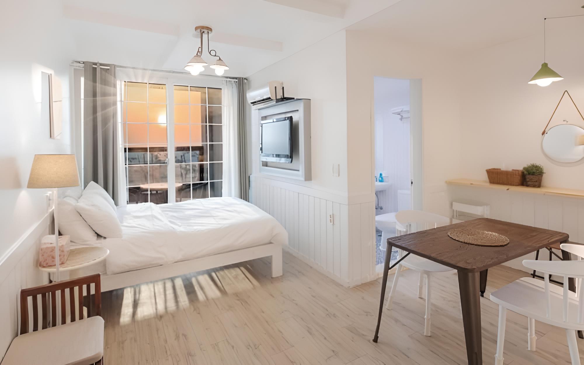 Room (Mare 305 (bathtub for 2 Ocean View))