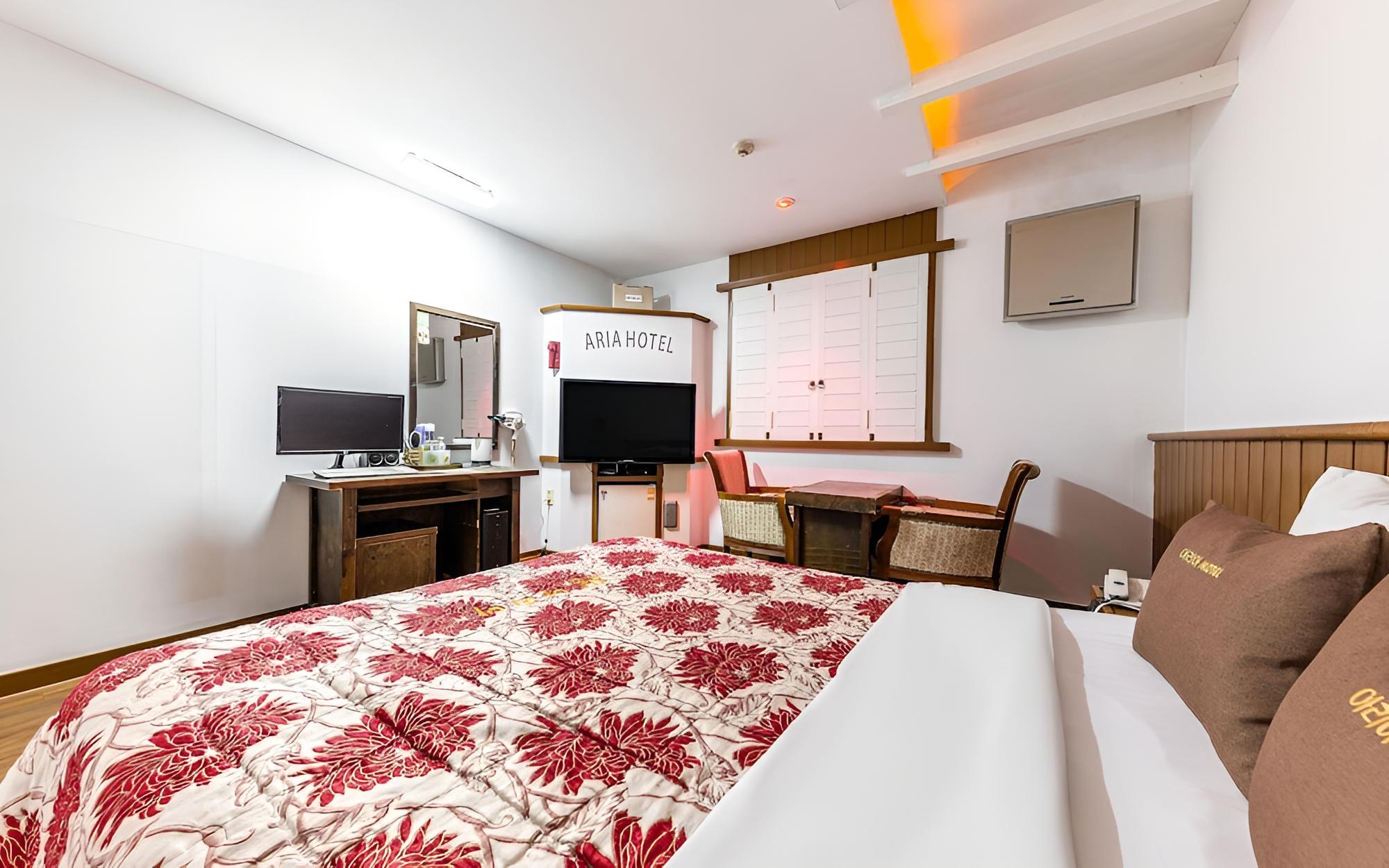 Room (Standard Room) - Photo 4