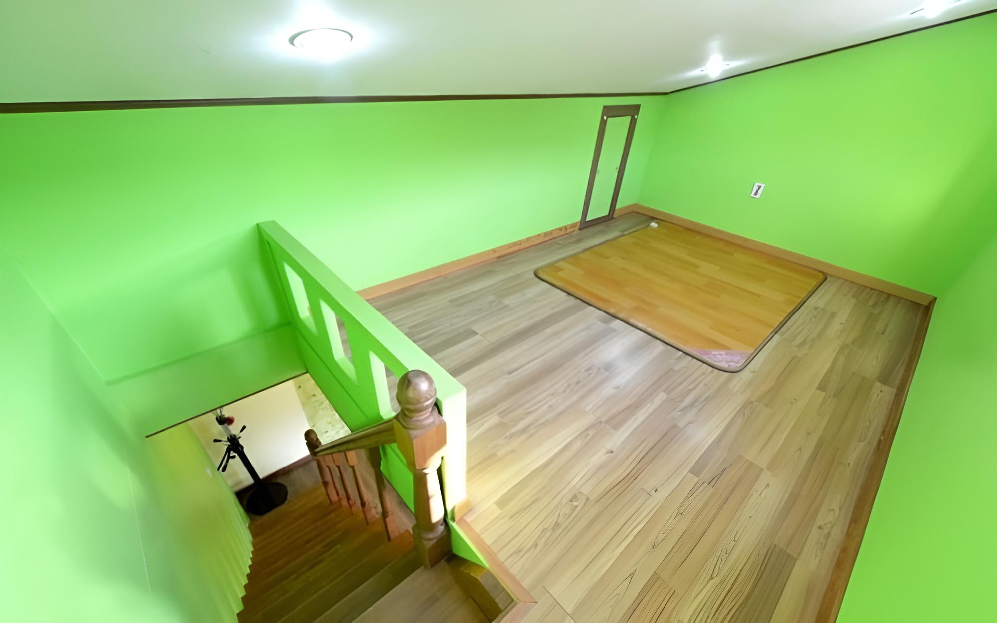 Room (Indigo blue)