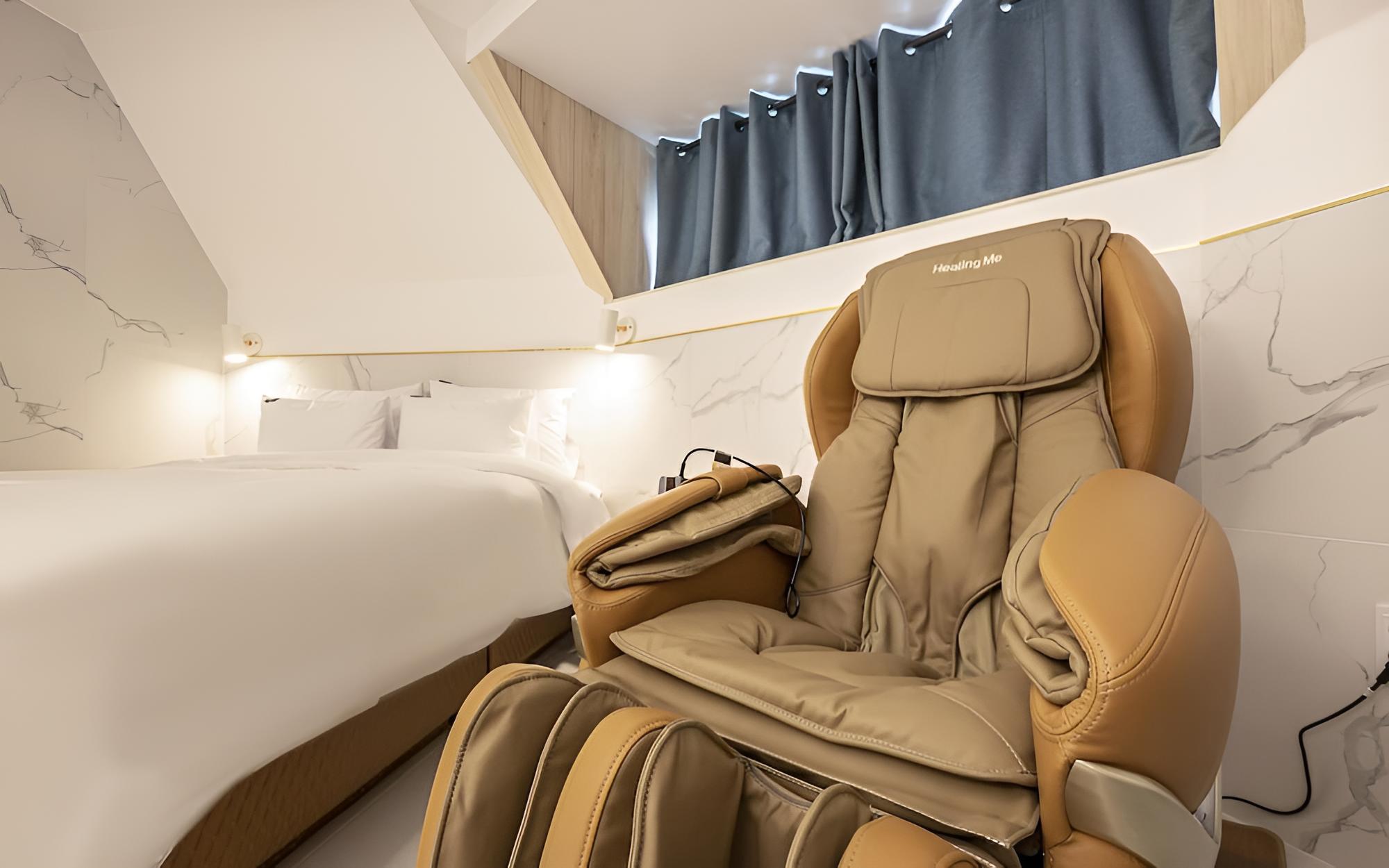 Room (Diamond Room (non-smoking rooftop 2 P)