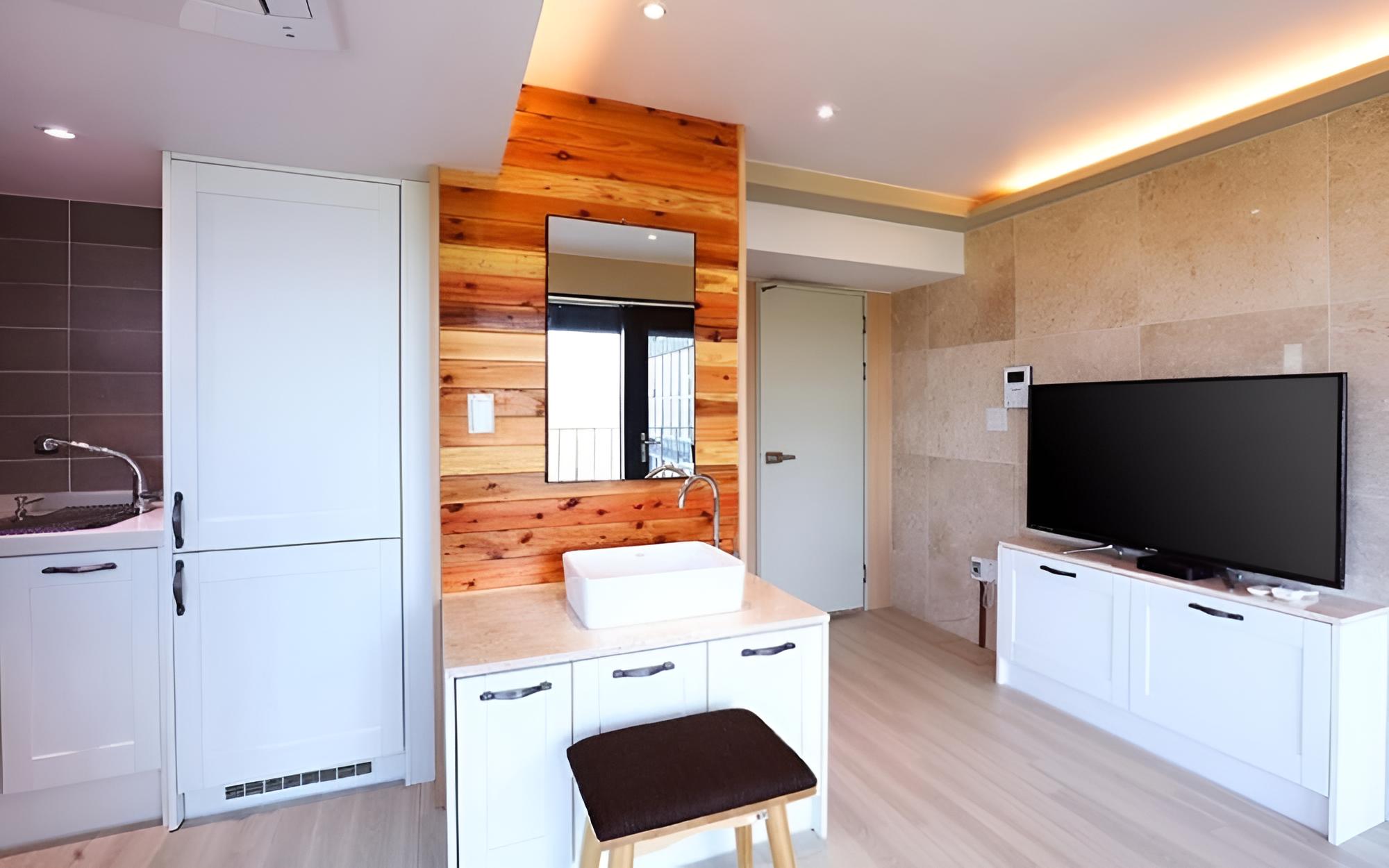 Room (B-201 (Individual Terrace))