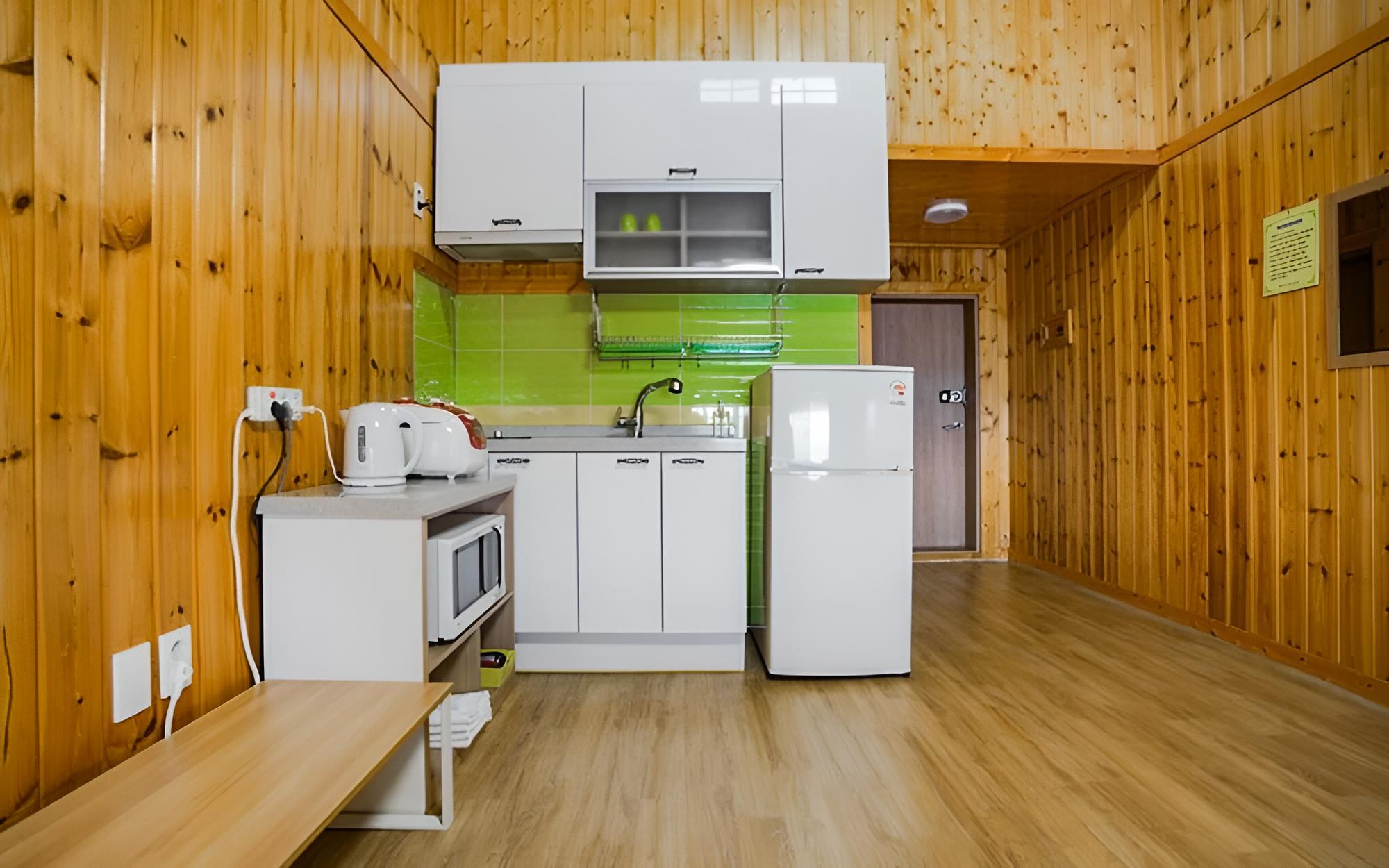 Room (Building B 301)