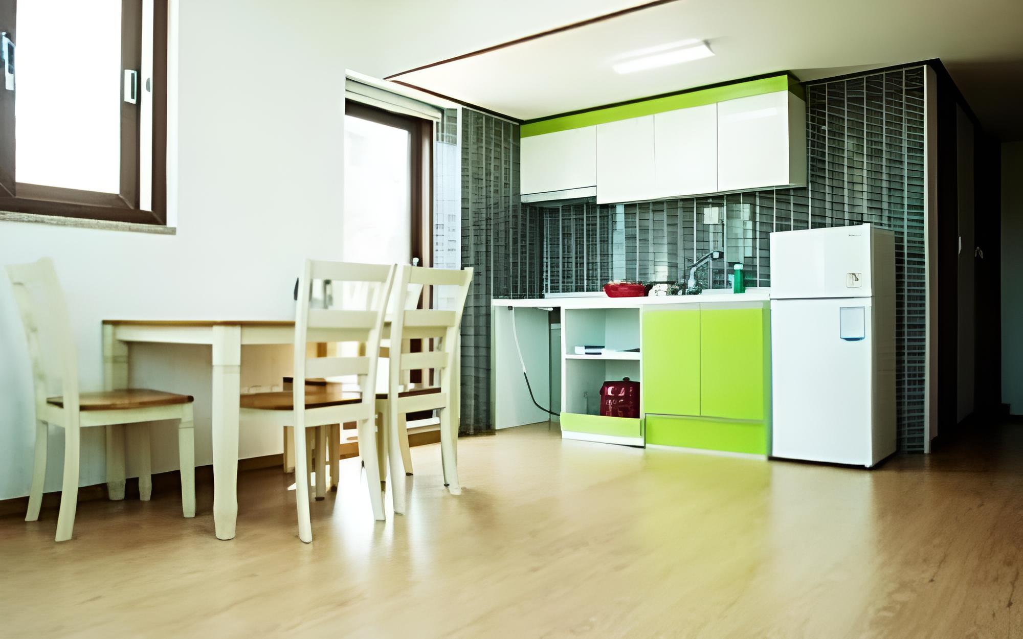 Room (B203 (duplex)) - Photo 3