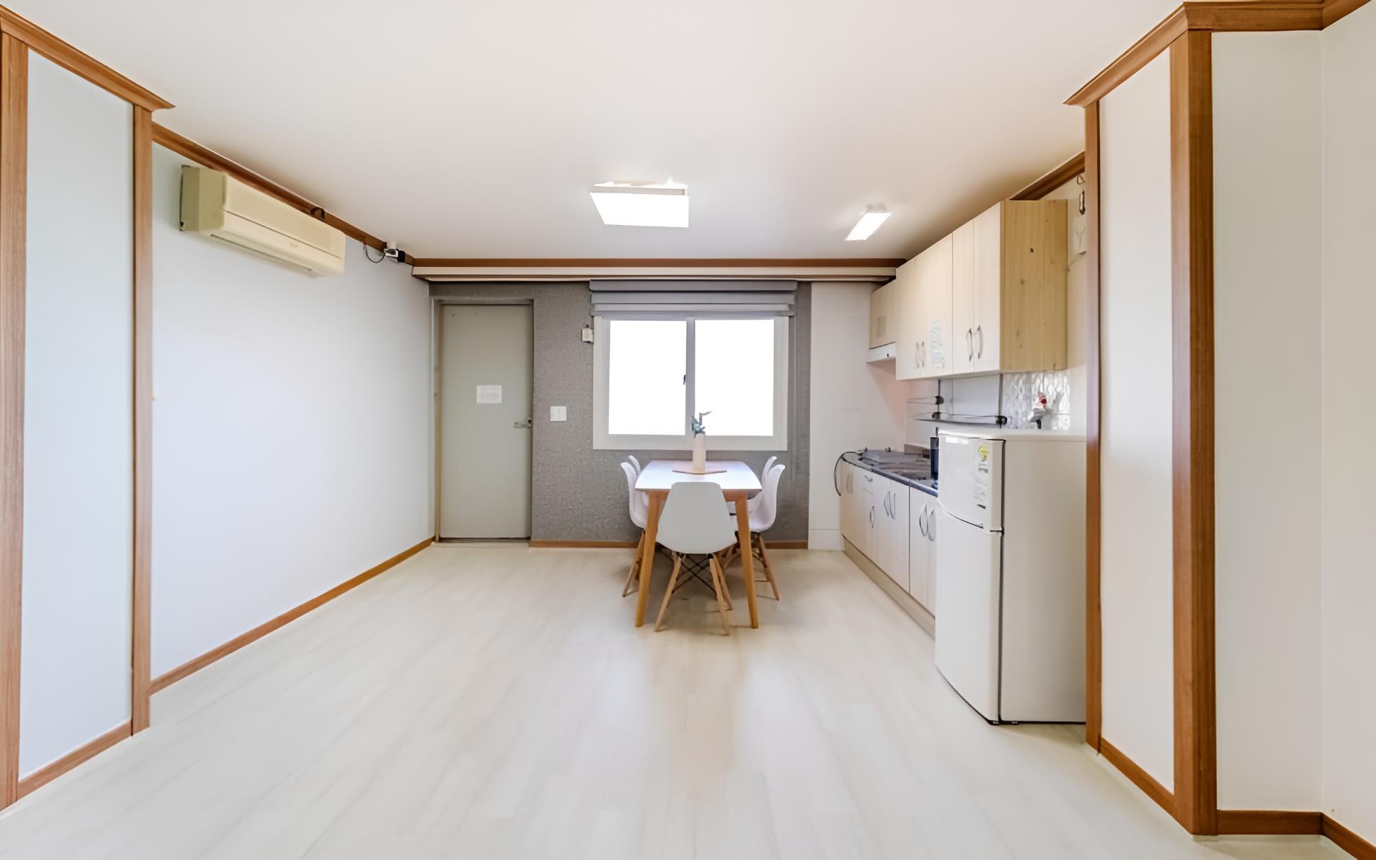 Room (Room 301 (Ocean View) -1F)
