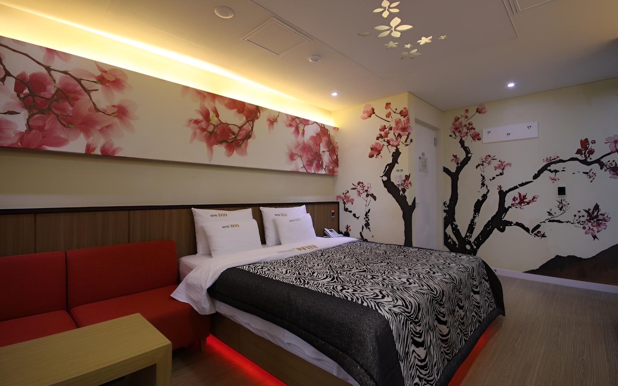 Room (General room-safe accommodation (arch)