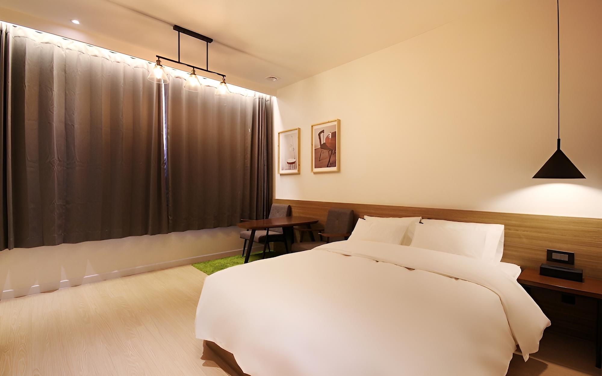 Room (Premium - Walkie Special (No Parking)) - Photo 9