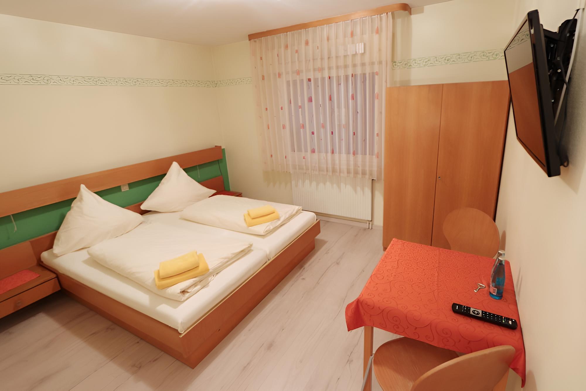 Economy Double Room photo 1