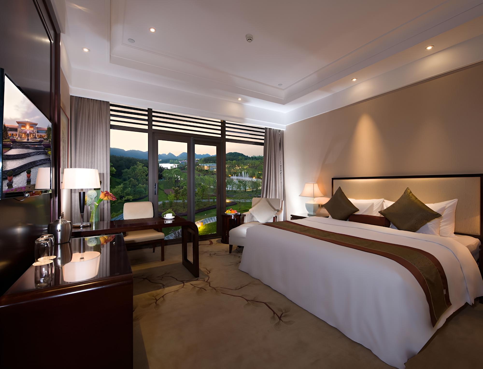 Deluxe King Room