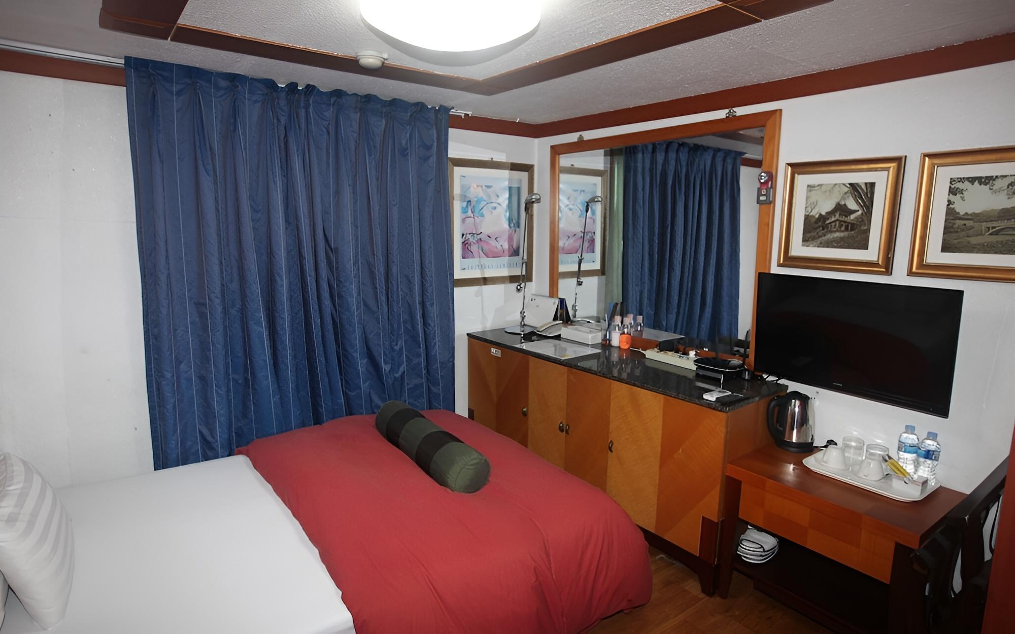Room (Standard Twin)