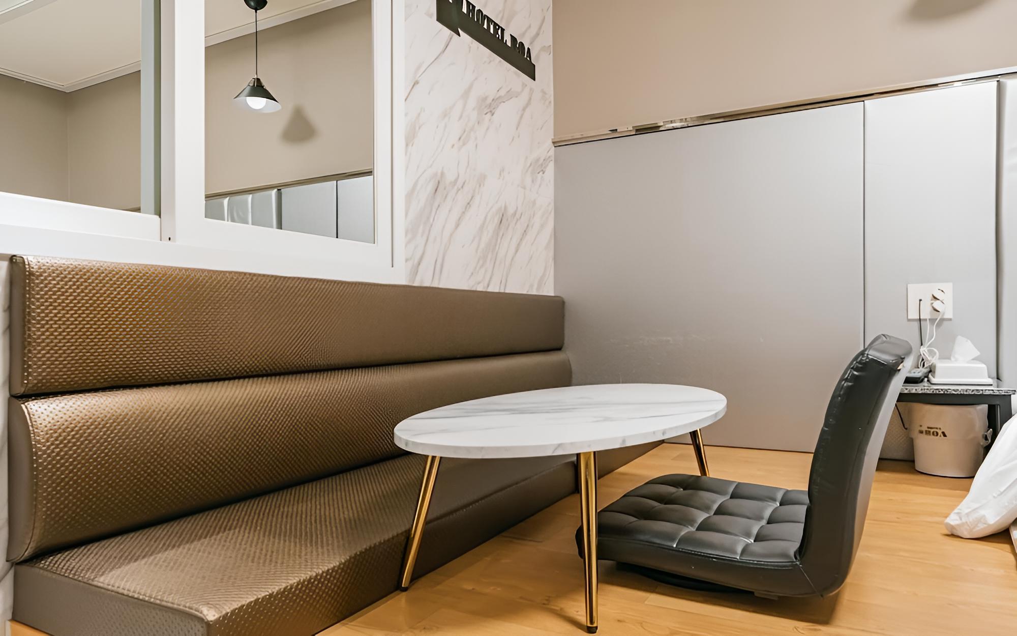 Room (Standard seat (wide table 55" TV 1PC))