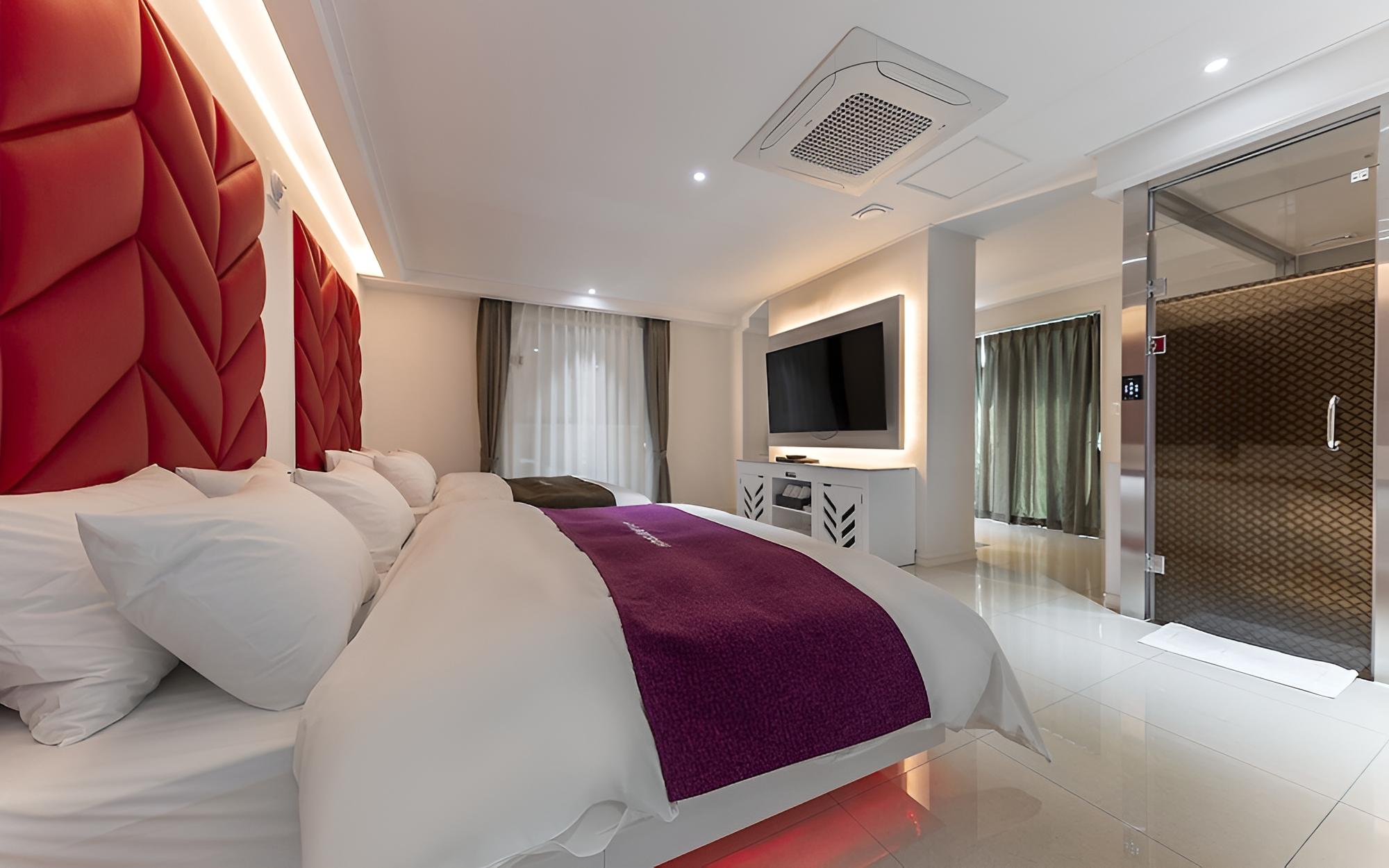 Room (VVIP (Free Breakfast - Excluding SUN ) - Photo 9