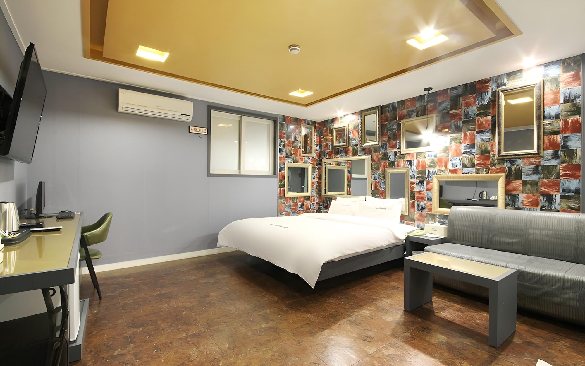 Room (Premium (Free use of Netflix Apple Di) - Photo 9