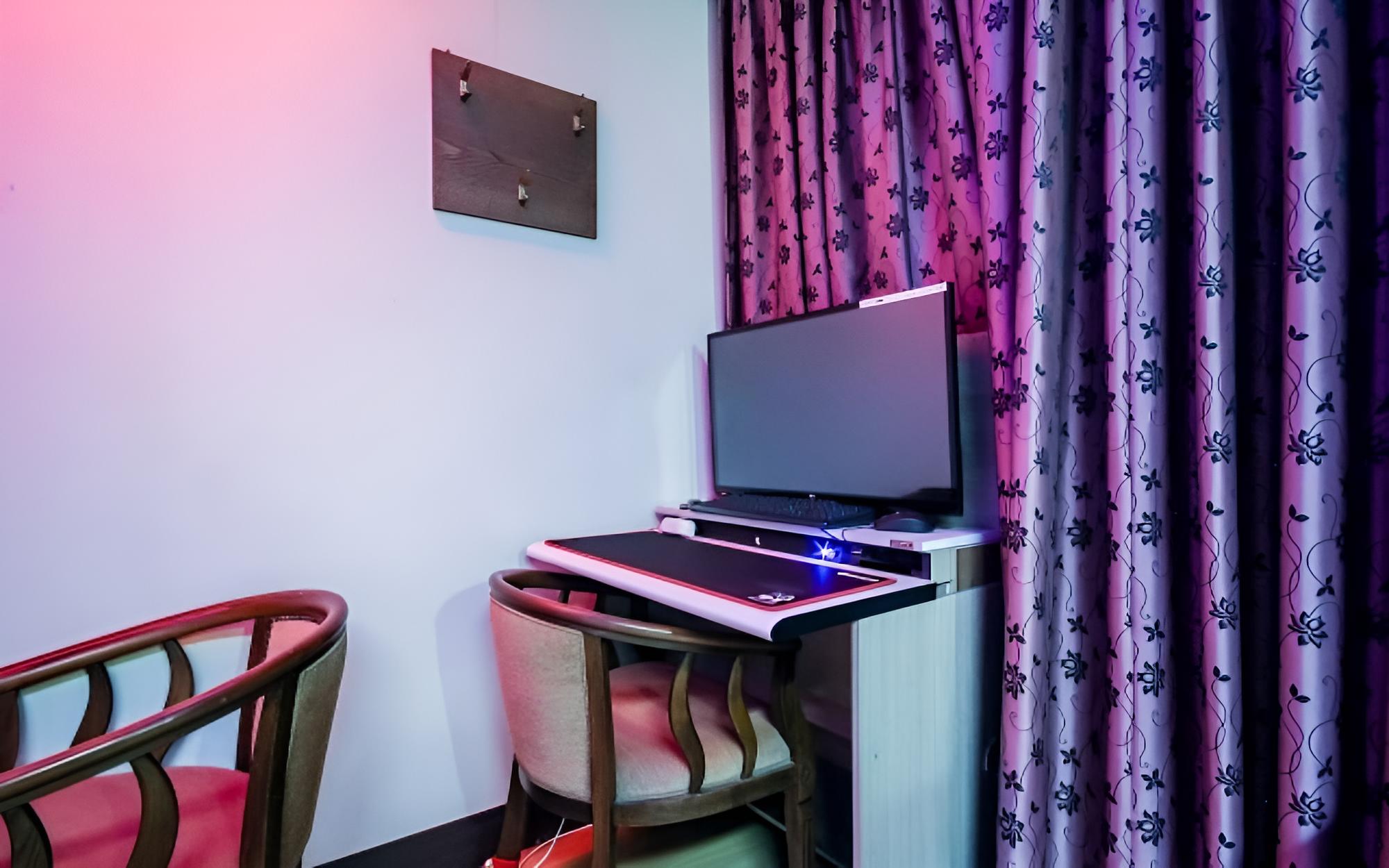 Room (Love chair)