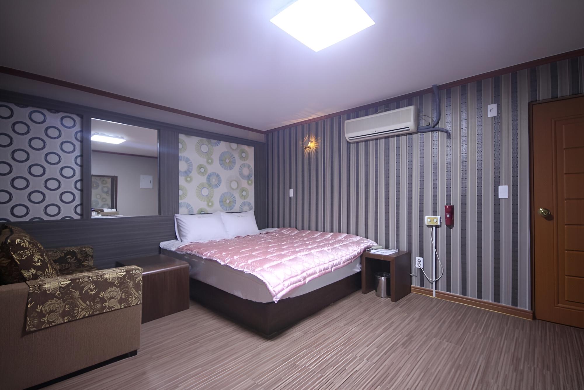 Room (Special Room)
