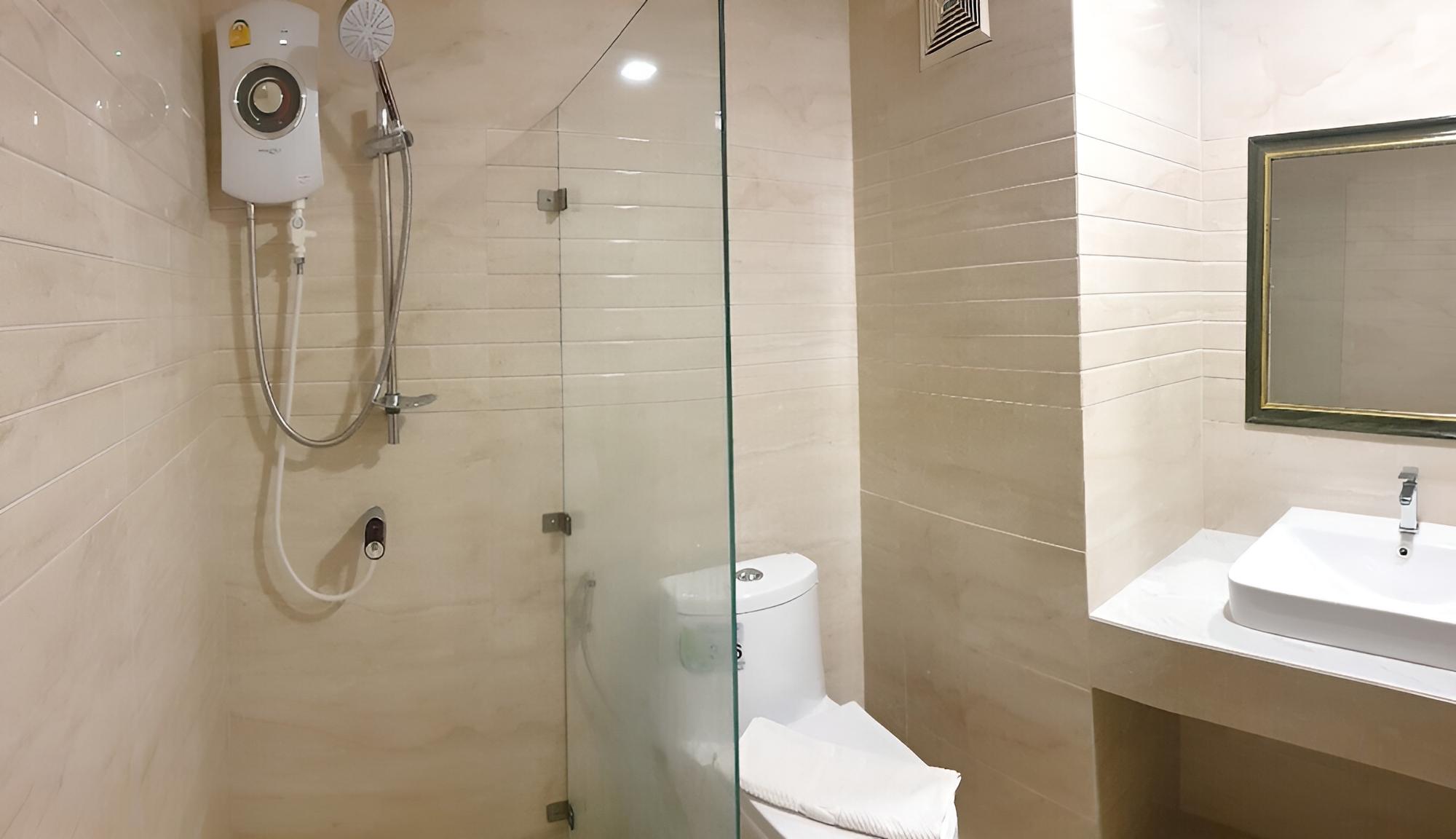 Deluxe Triple Room, 1 Bedroom, Non Smoking, City View